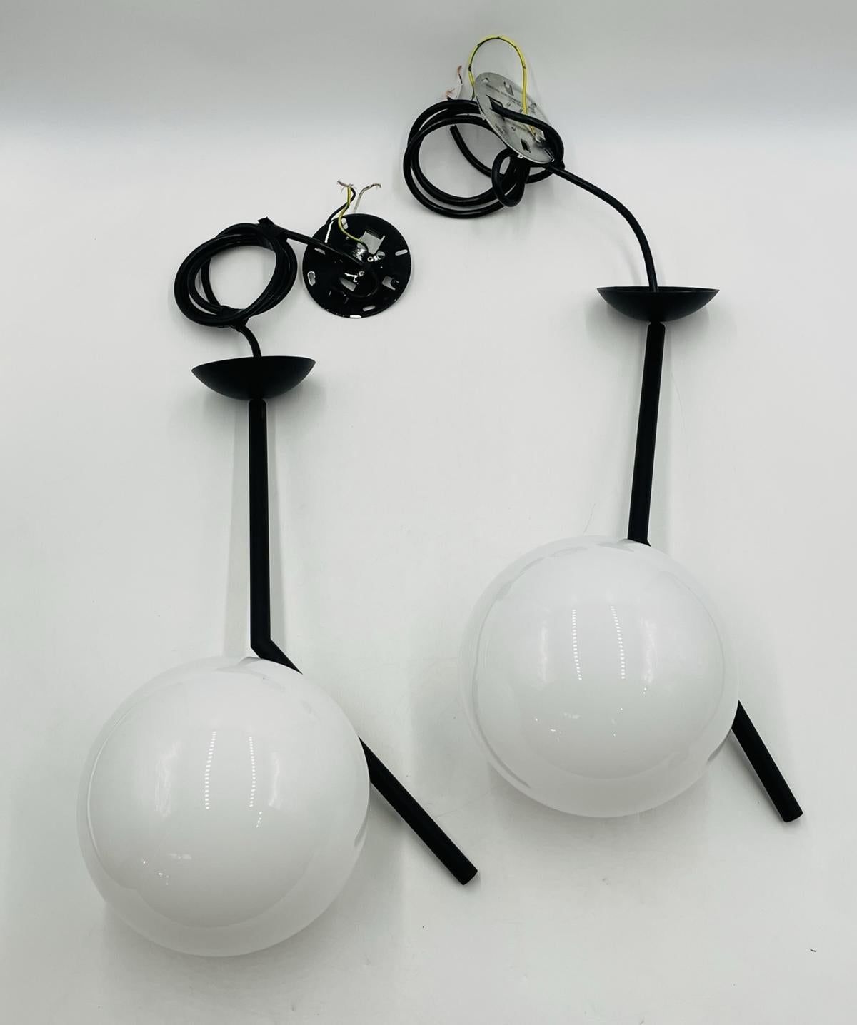 Metallo Coppia di lampade a sospensione IC S di Michael Anastassiades per FLOS in vendita
