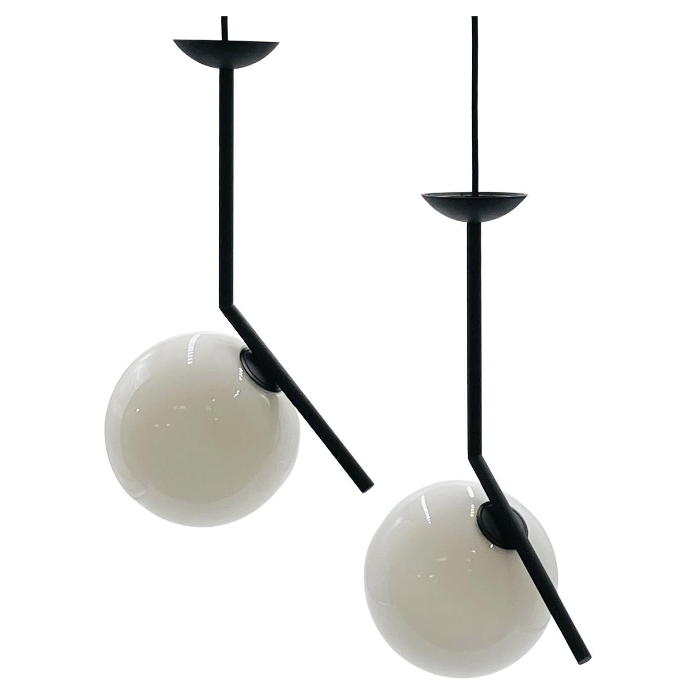 Paire de lampes à suspension IC S de Michael Anastassiades pour FLOS en vente