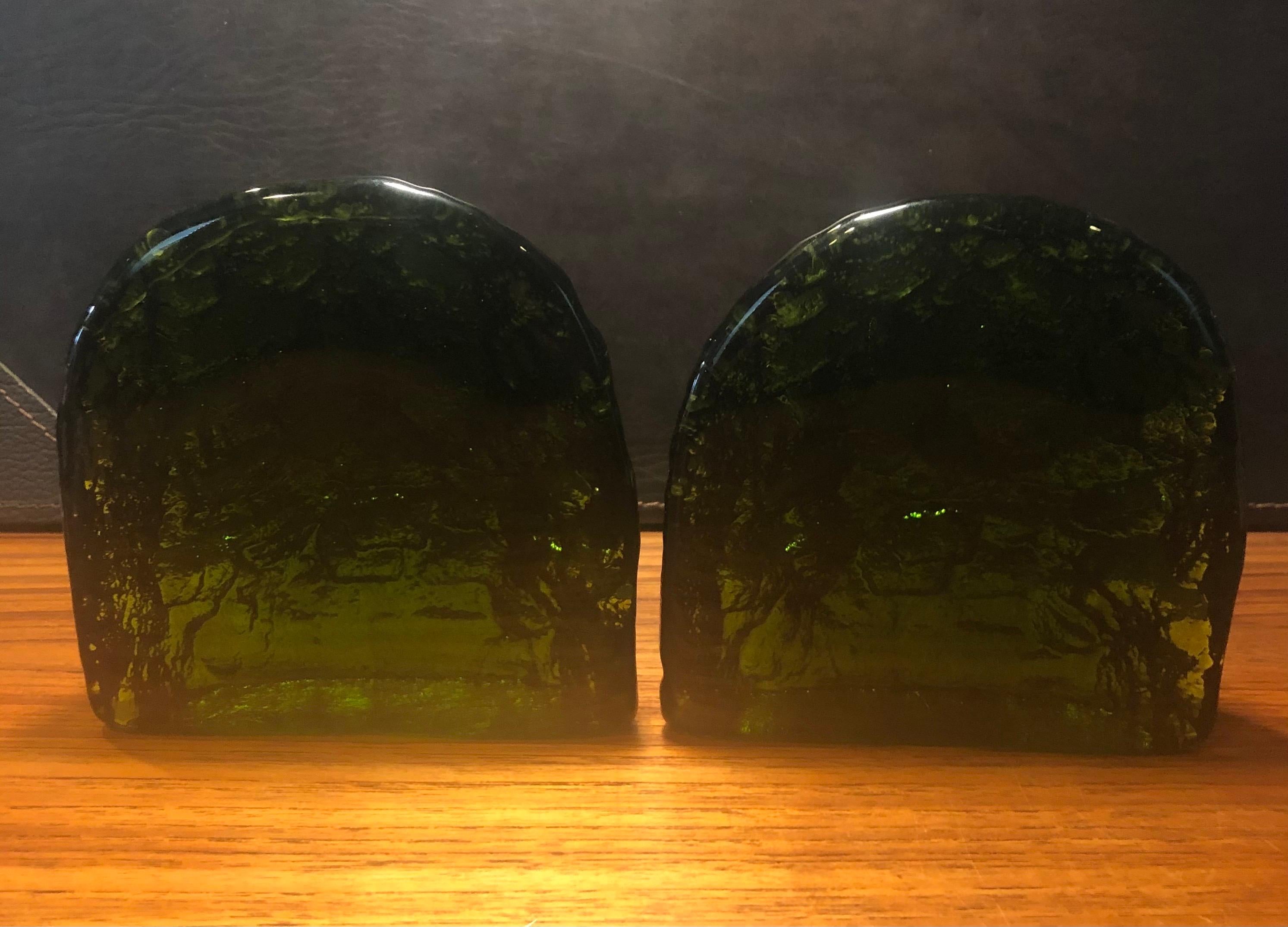 20th Century Pair of Ice Block Emerald Glass Bookends by Blenko Glass For Sale