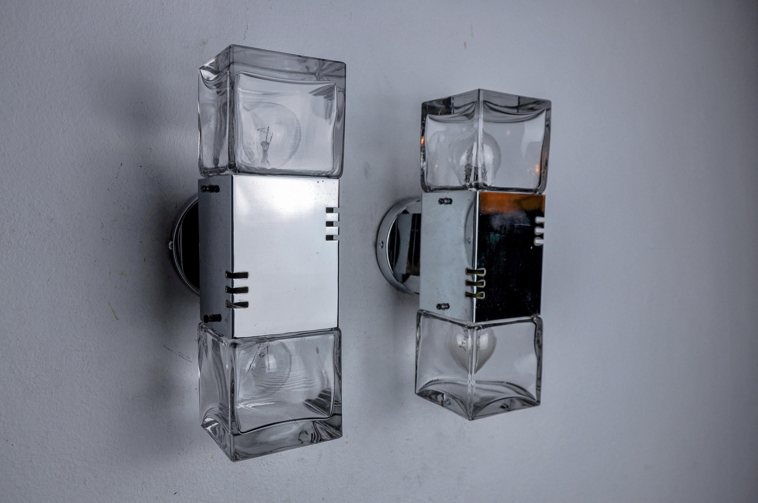 Italian Pair of ice cubes sconces by Sciolari, murano glass, Italy, 1970 For Sale