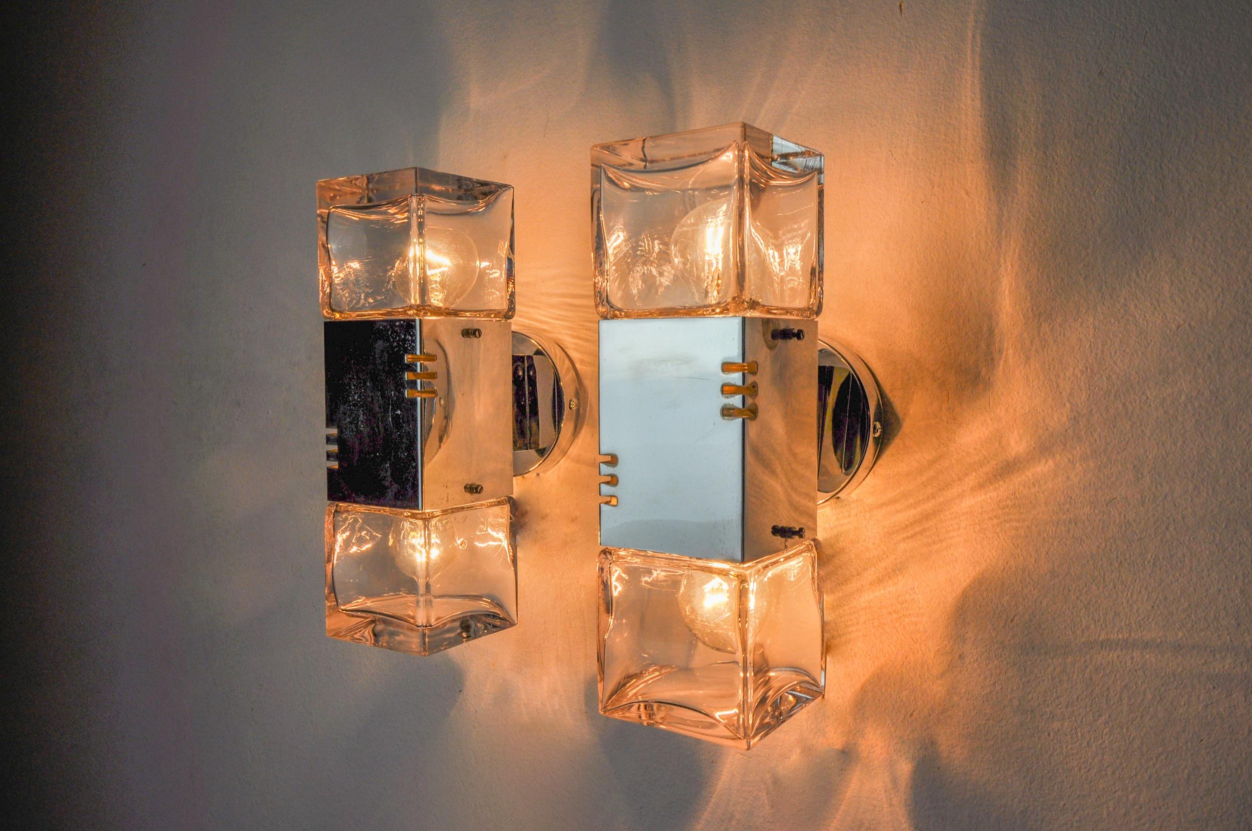 Late 20th Century Pair of ice cubes sconces by Sciolari, murano glass, Italy, 1970 For Sale