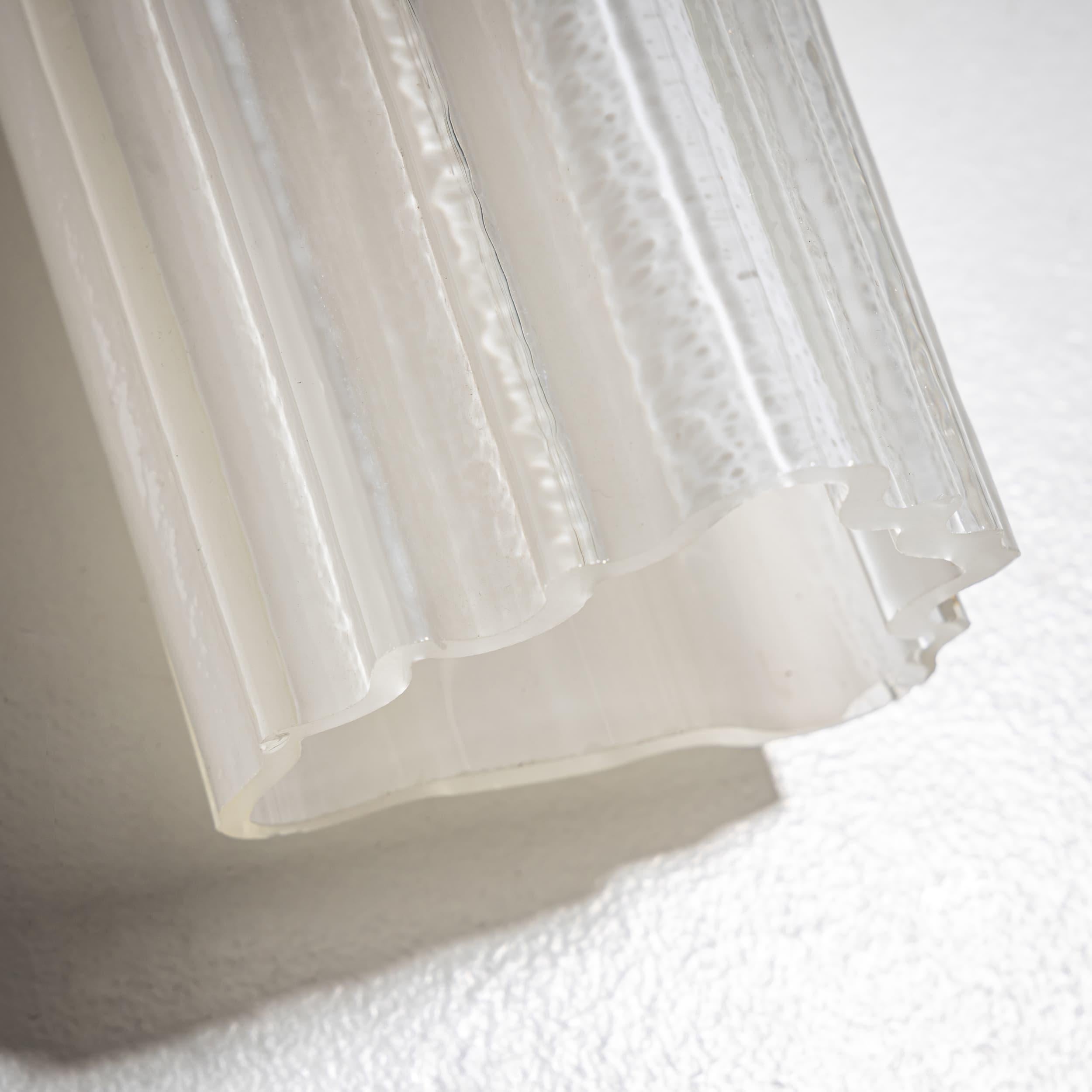 Pareja de apliques de cristal de hielo, Italia Metal en venta