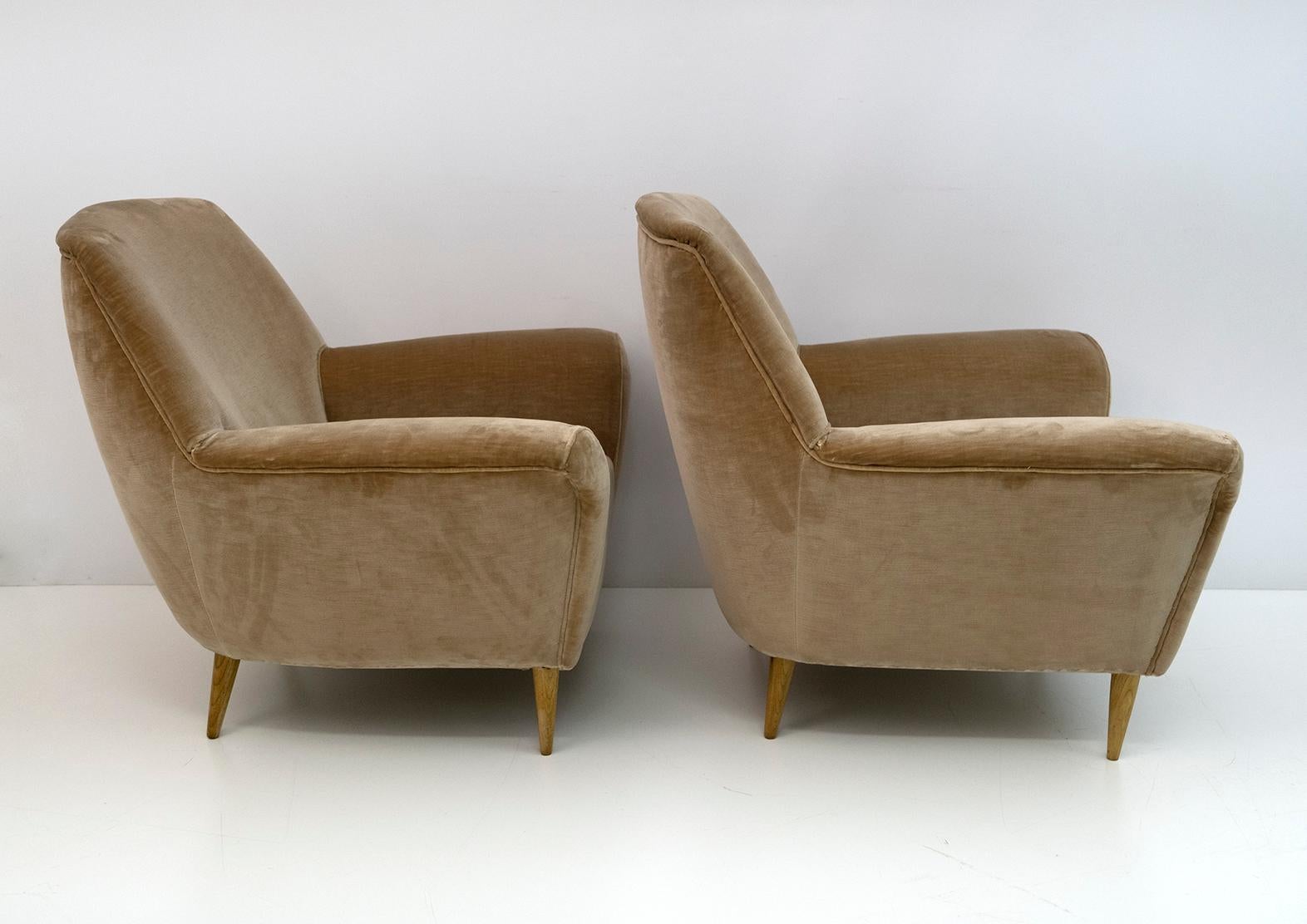 Mid-20th Century Pair of Ico Parisi Mid-Century Modern Curved Armchairs for Ariberto Colombo, 50s