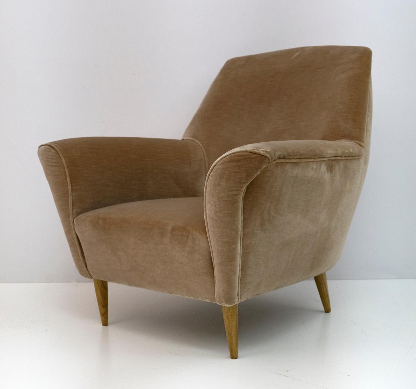 Pair of Ico Parisi Mid-Century Modern Curved Armchairs for Ariberto Colombo, 50s 1