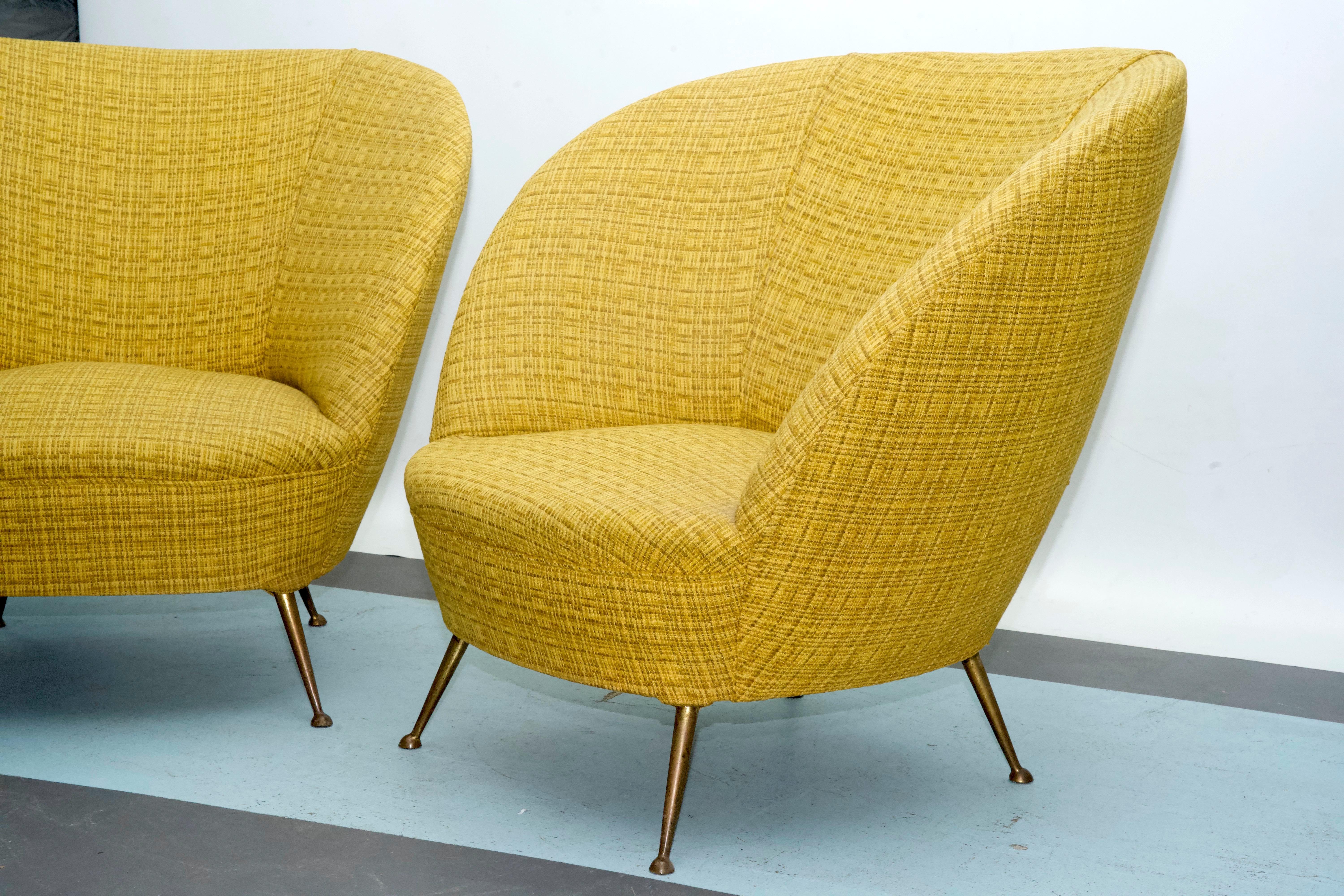 20ième siècle Paire de fauteuils de style Ico Parisi en tissu original, Italie, années 1950 en vente