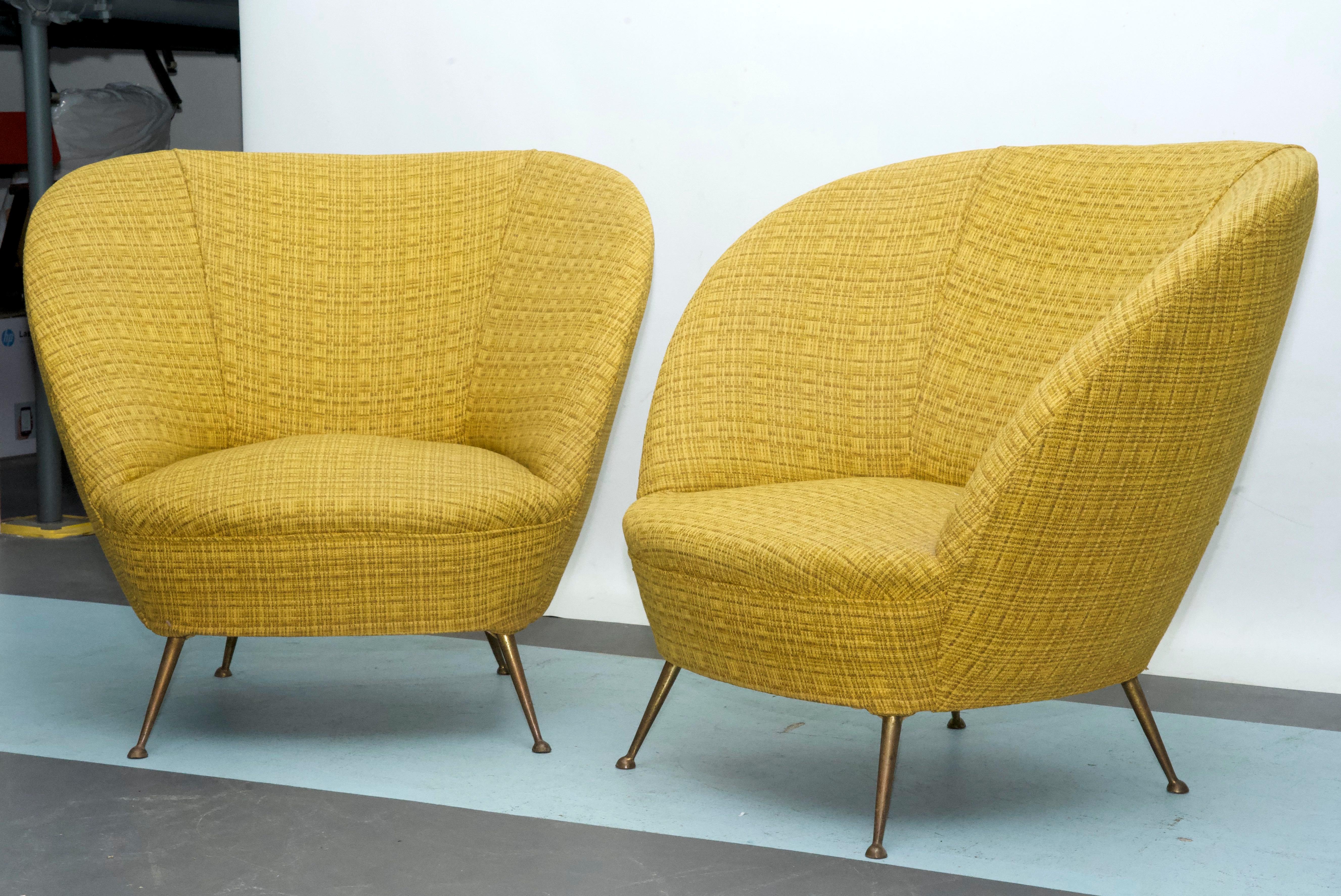 Laiton Paire de fauteuils de style Ico Parisi en tissu original, Italie, années 1950 en vente