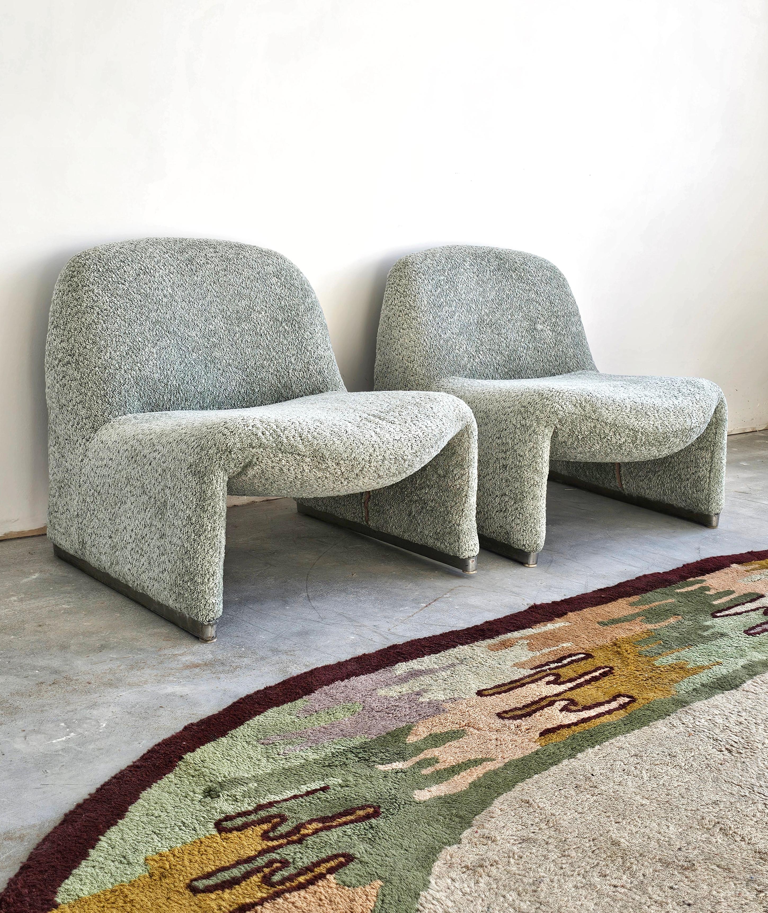 Paire de chaises emblématiques Alky conçues par Giancarlo Piretti pour Artifort en vente 7