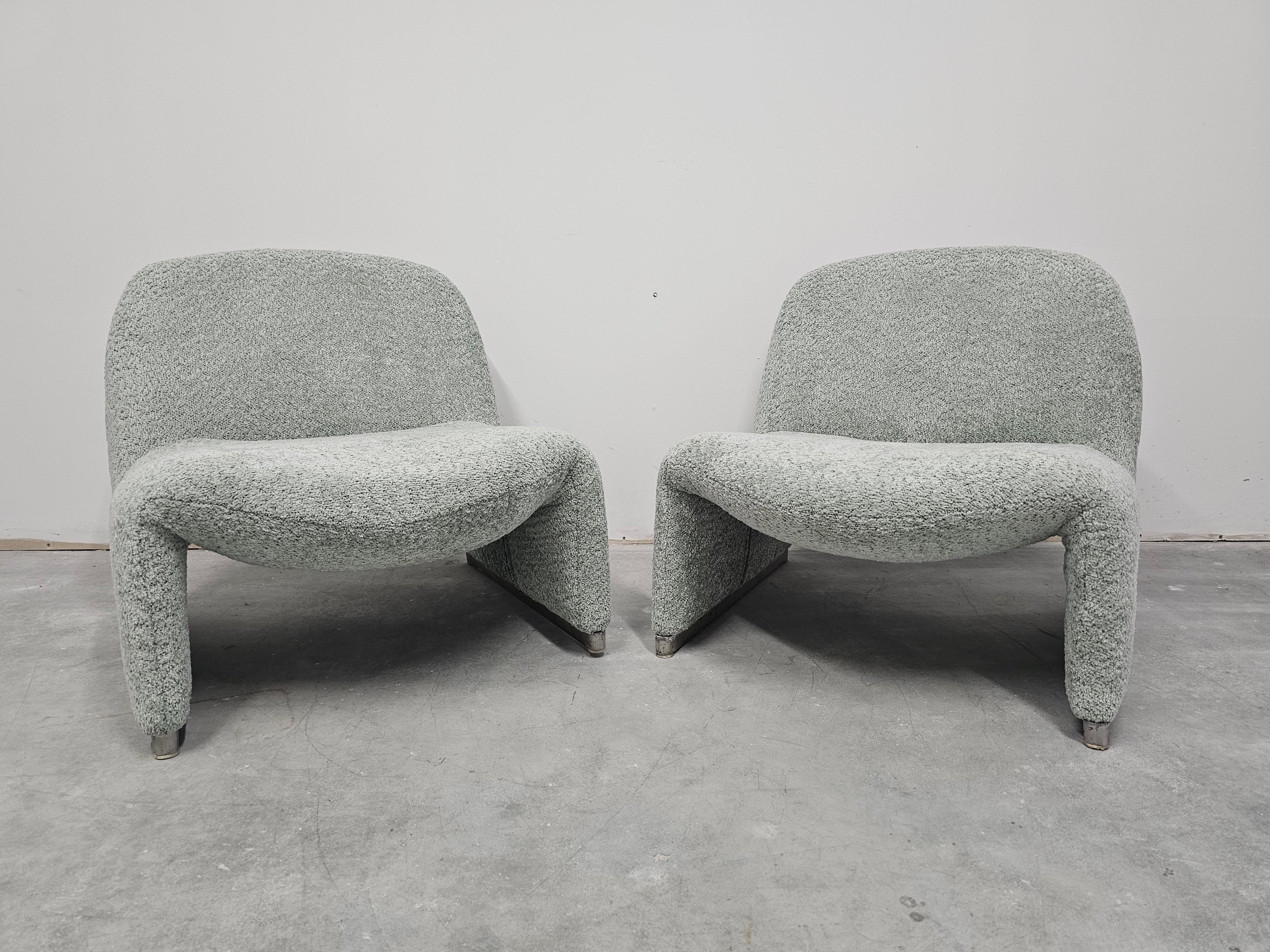 Mid-Century Modern Paire de chaises emblématiques Alky conçues par Giancarlo Piretti pour Artifort en vente