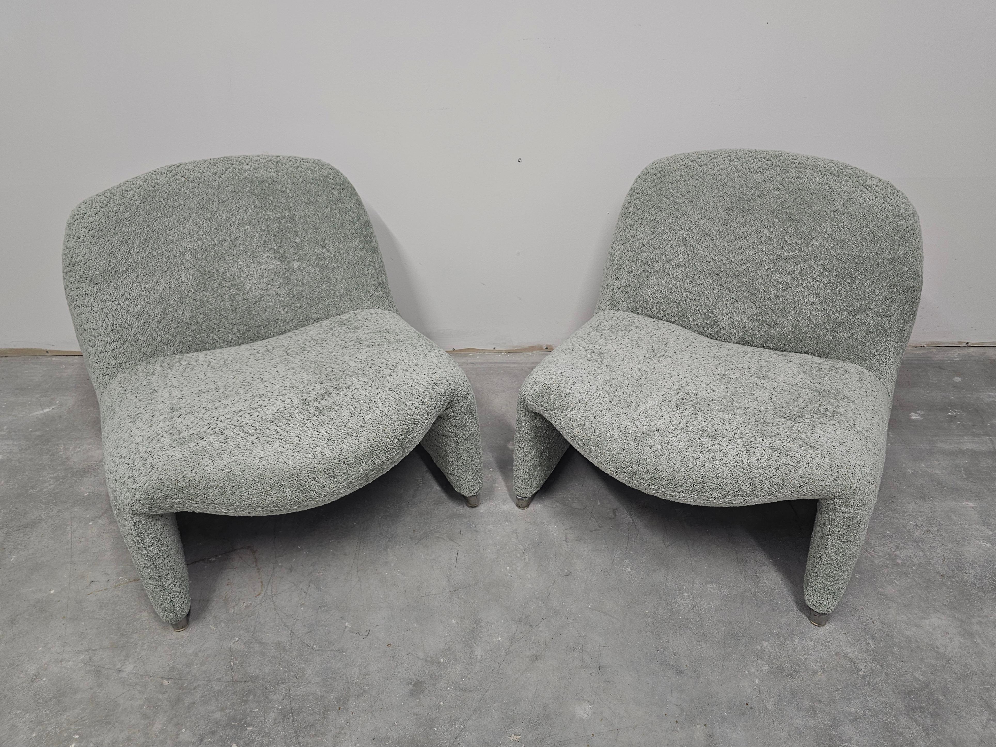italien Paire de chaises emblématiques Alky conçues par Giancarlo Piretti pour Artifort en vente