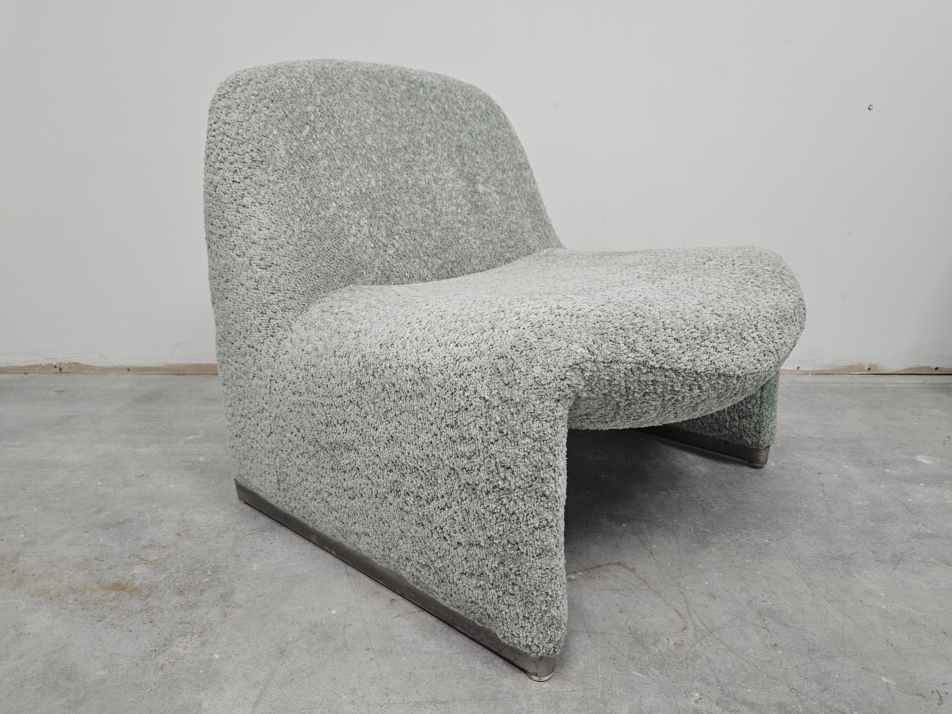 Acier Paire de chaises emblématiques Alky conçues par Giancarlo Piretti pour Artifort en vente