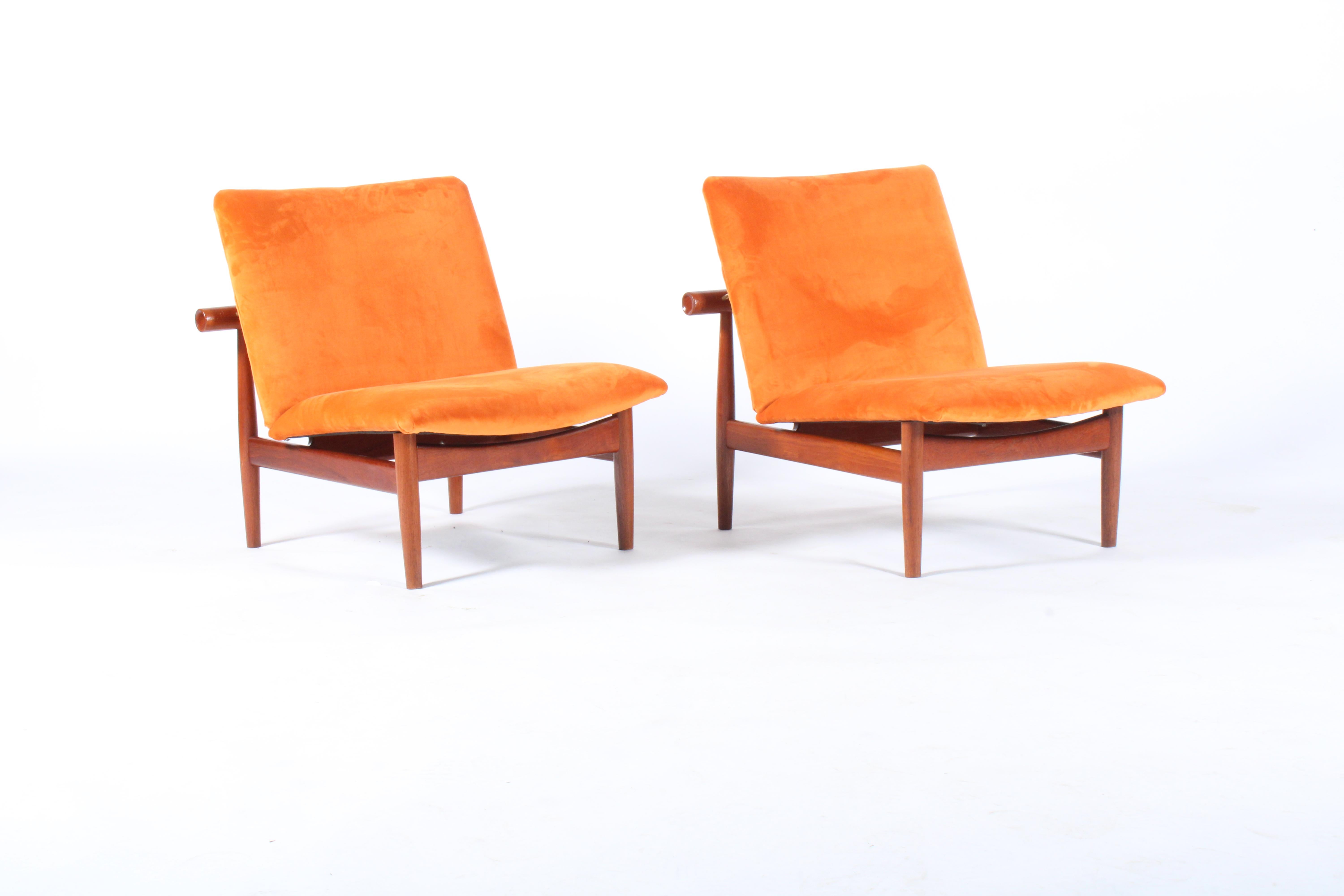 Pair of Iconic Danish Design Japan Chairs by Finn Juhl for France & Daverkosen 11