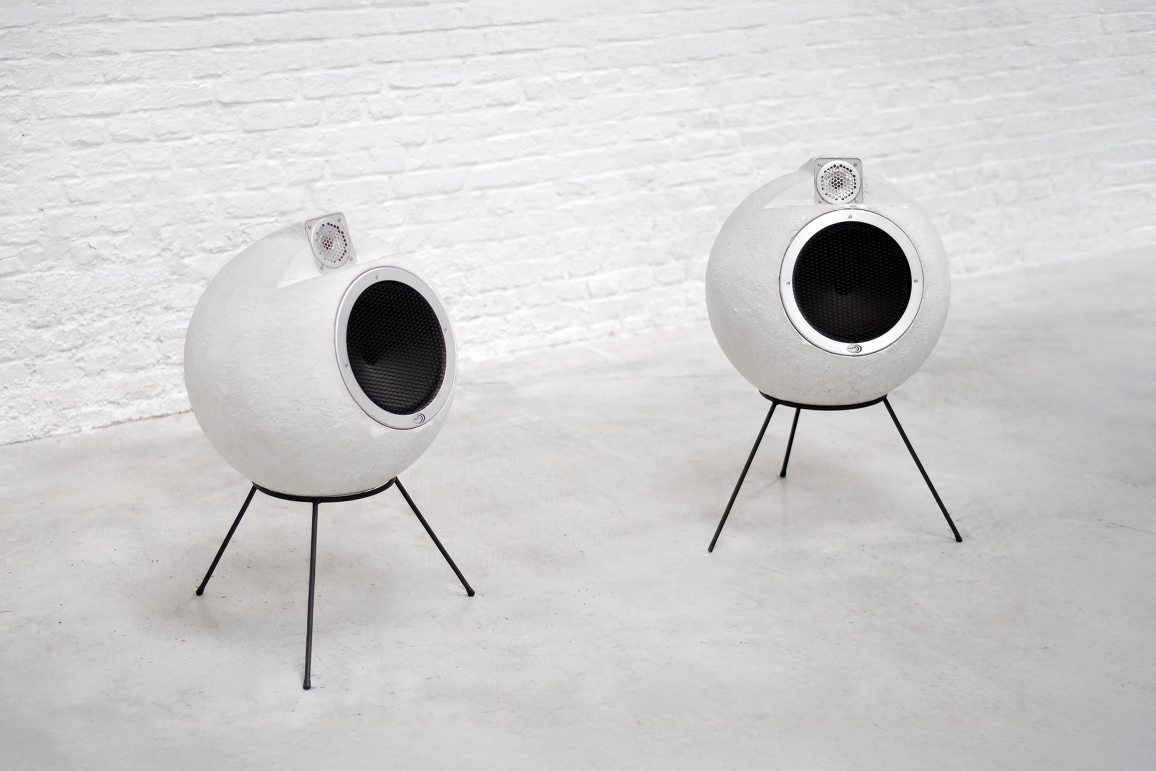 Mid-Century Modern Pair Of Iconic Elipson Bs 404 Speakers In Sculptural Fiberglass, France, 1960s
