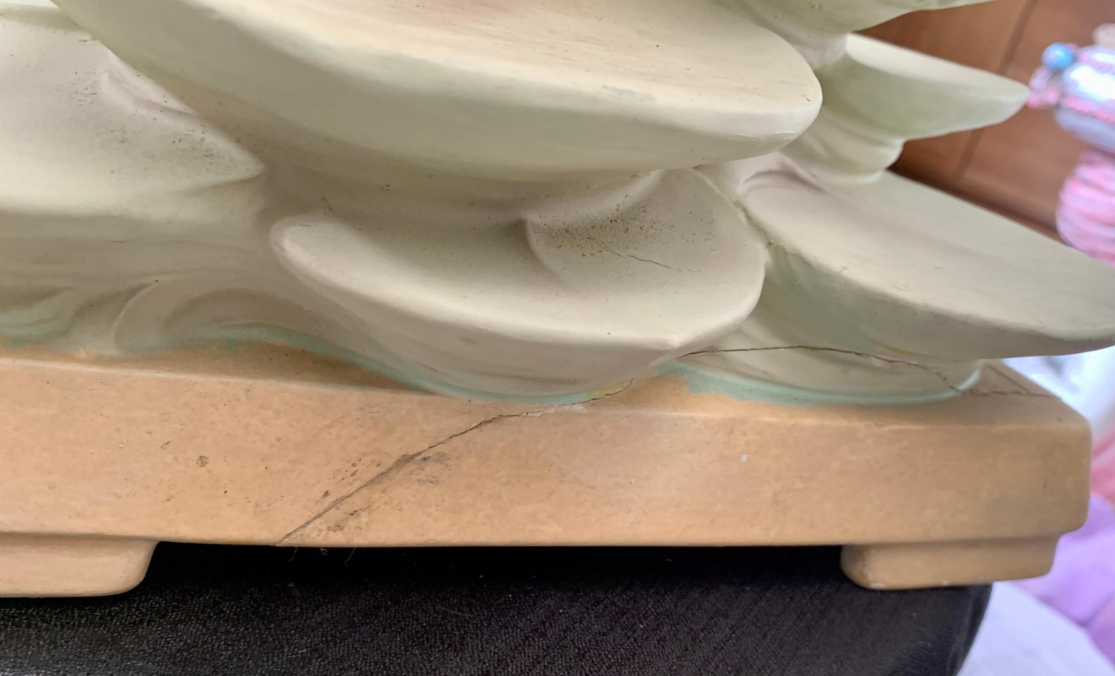 Paire de lampes iconiques du milieu du siècle en plâtre italien de couleur Lotus Pad avec abat-jour en vente 6
