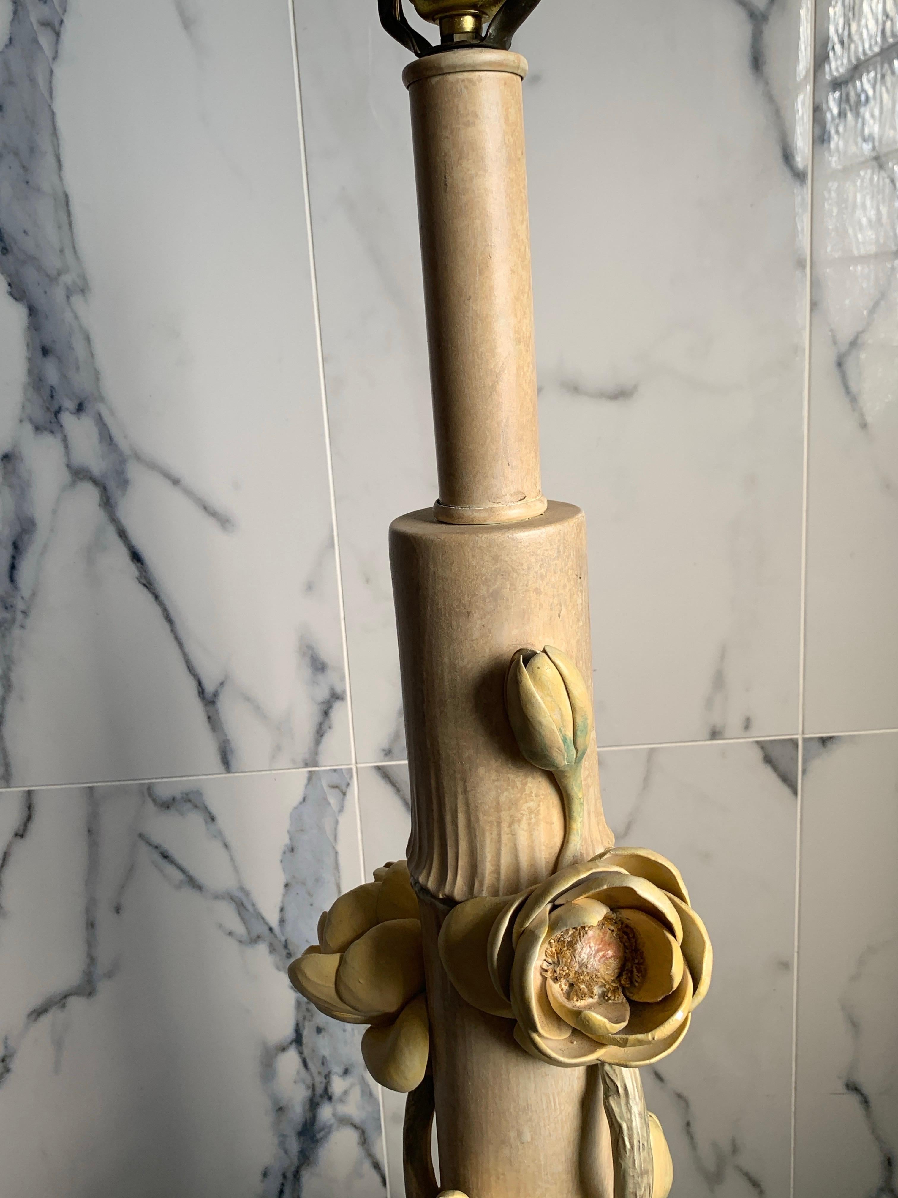 Paire de lampes iconiques du milieu du siècle en plâtre italien de couleur Lotus Pad avec abat-jour en vente 11