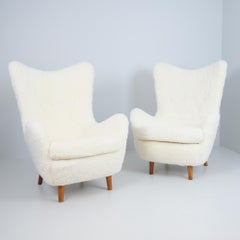 Pair of Iconic Runar Engblom Vaakuna Chairs in Snow White Sheepskin, 1950s