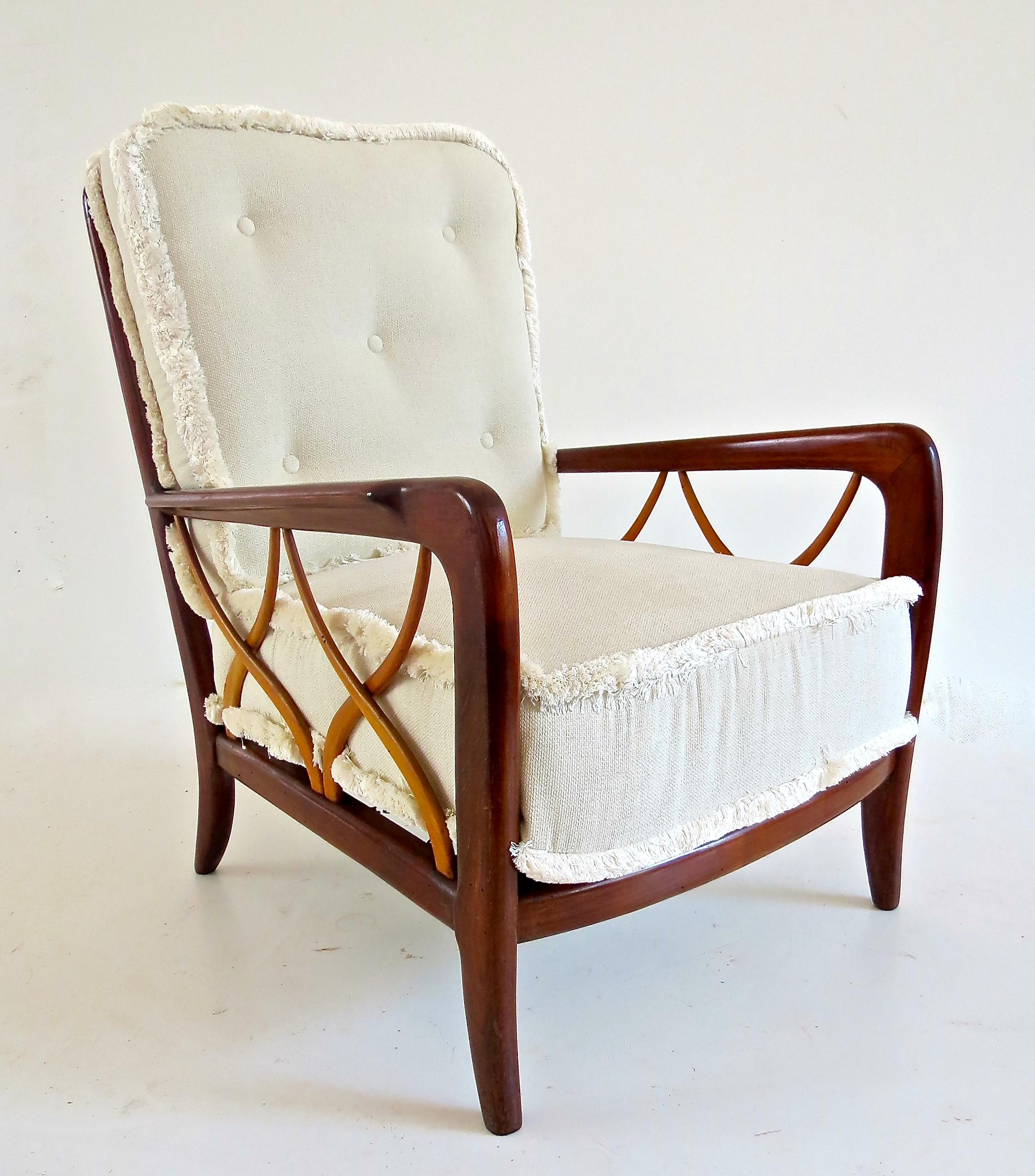 Pair of Iconic Walnut and Cherrywood Attributed Paolo Buffa White Armchairs 1940 In Excellent Condition In Rome, IT