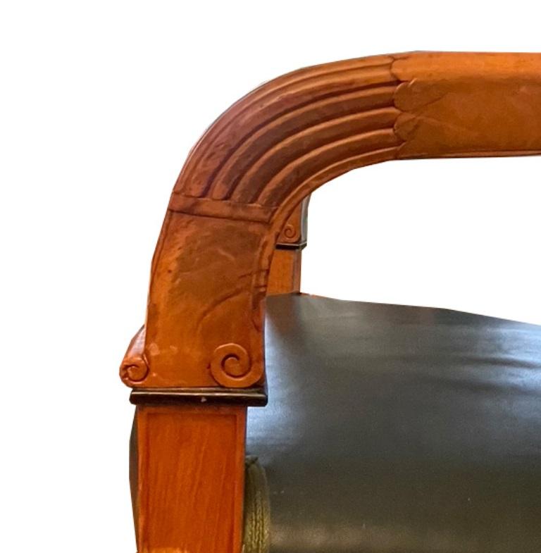 Biedermeier armchairs
The two armchairs from southwest Germany around 1820 are a real treasure for lovers of antique furniture. Made from cherry wood and solid birch, they are not only robust and durable, but also artfully designed. This Biedermeier