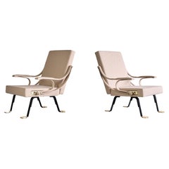 Paire de fauteuils "Digamma" d'Ignazia Gardella en tissu Loro Piana beige, 2023