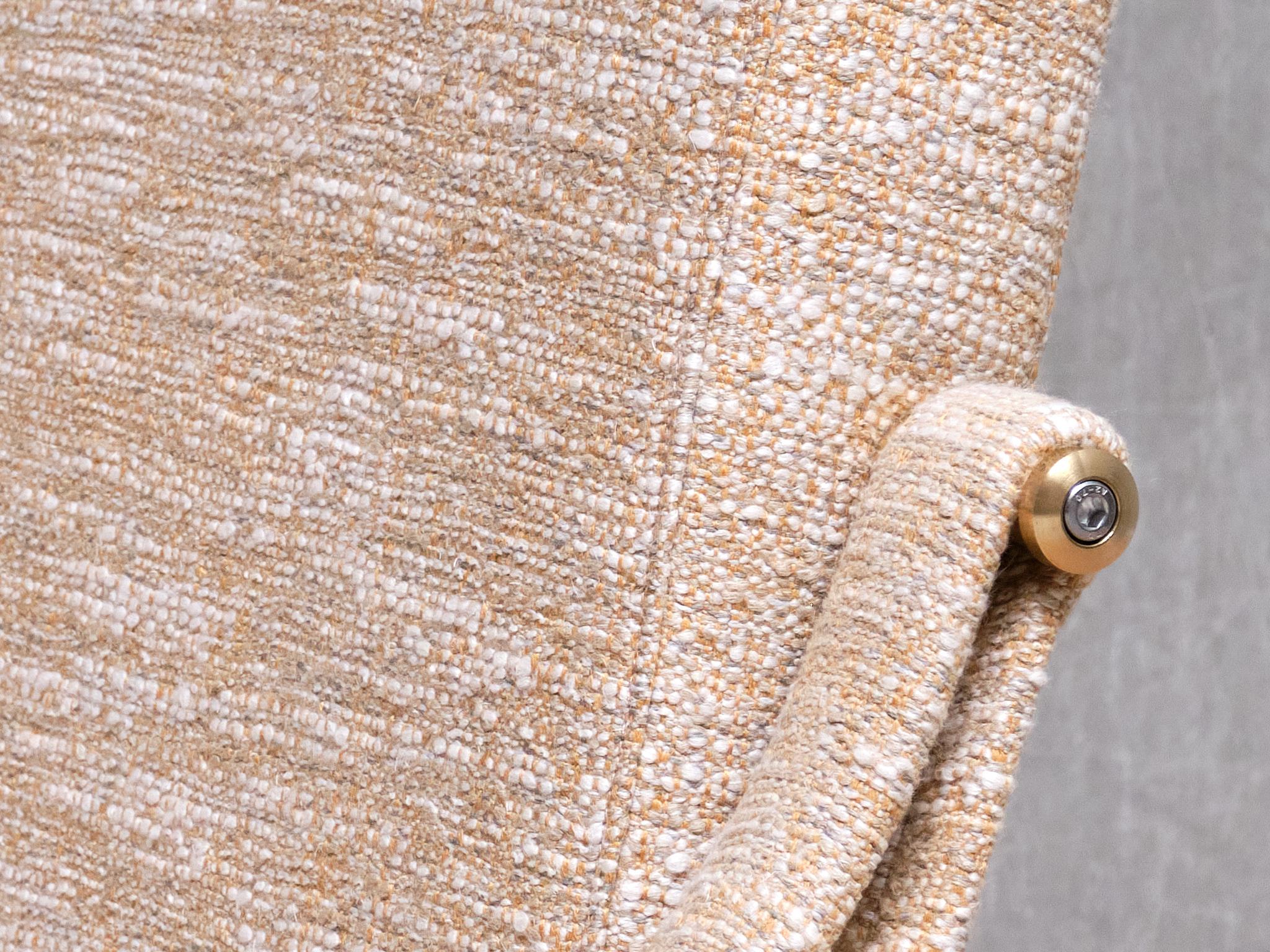 Coppia di poltrone Ignazia Gardella 'Digamma' in tweed beige Métaphores, 2025 in vendita 3