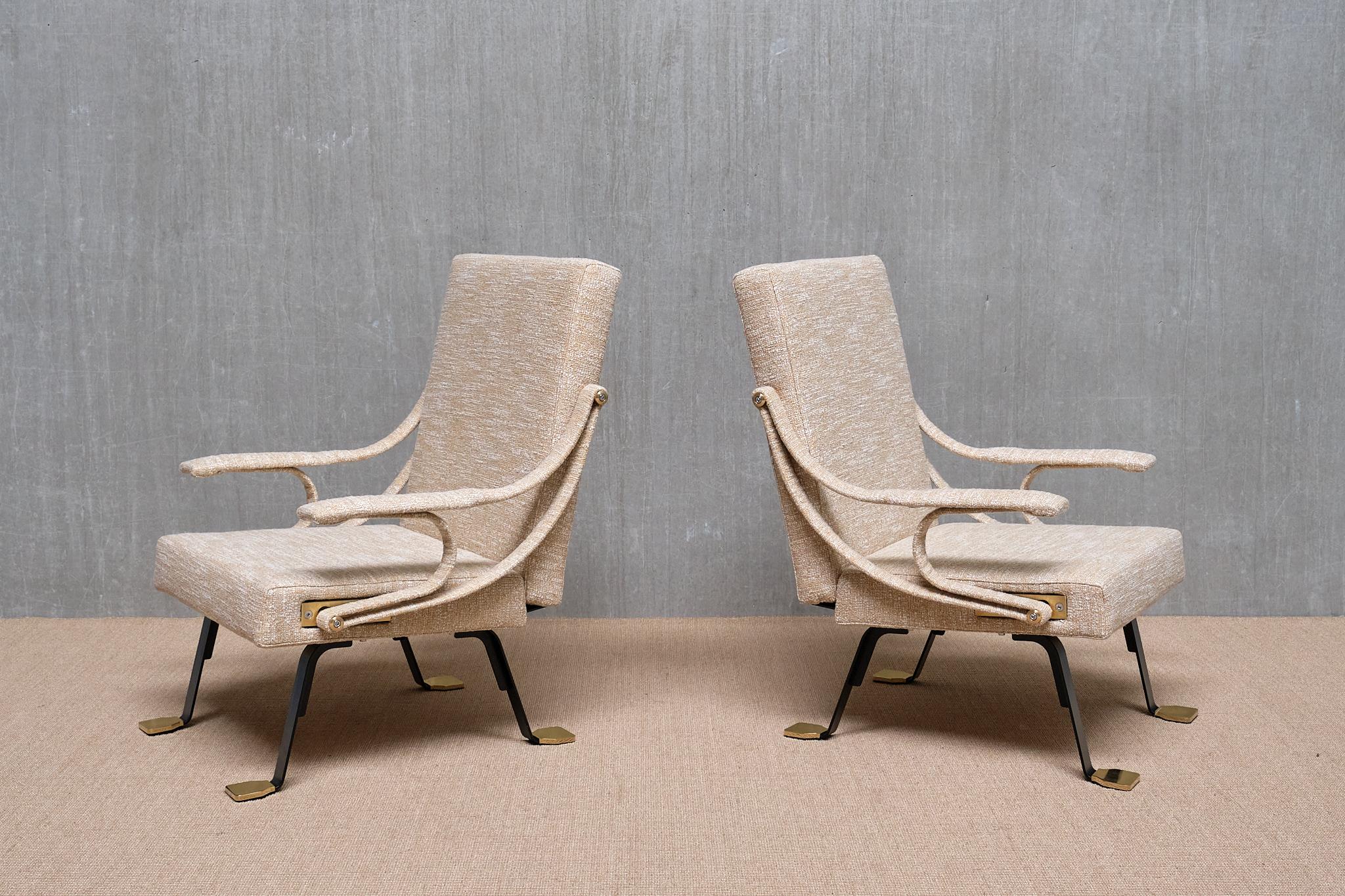 Coppia di poltrone Ignazia Gardella 'Digamma' in tweed beige Métaphores, 2025 in vendita 11