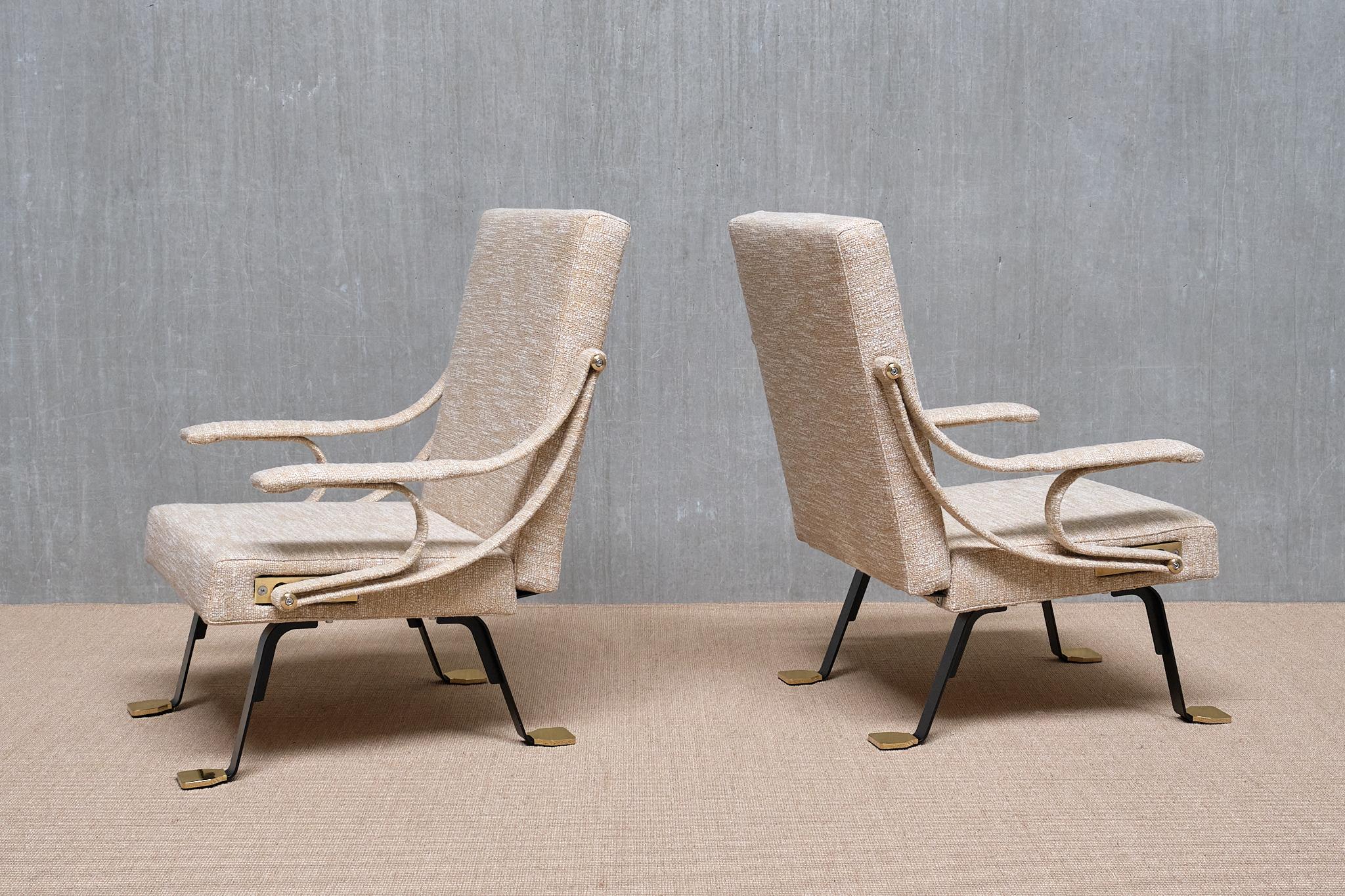 Mid-Century moderno Coppia di poltrone Ignazia Gardella 'Digamma' in tweed beige Métaphores, 2025 in vendita