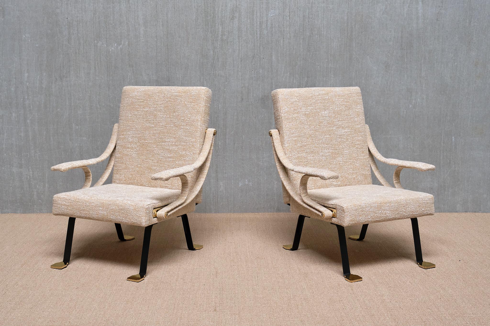 Coppia di poltrone Ignazia Gardella 'Digamma' in tweed beige Métaphores, 2025 In condizioni ottime in vendita a The Hague, NL
