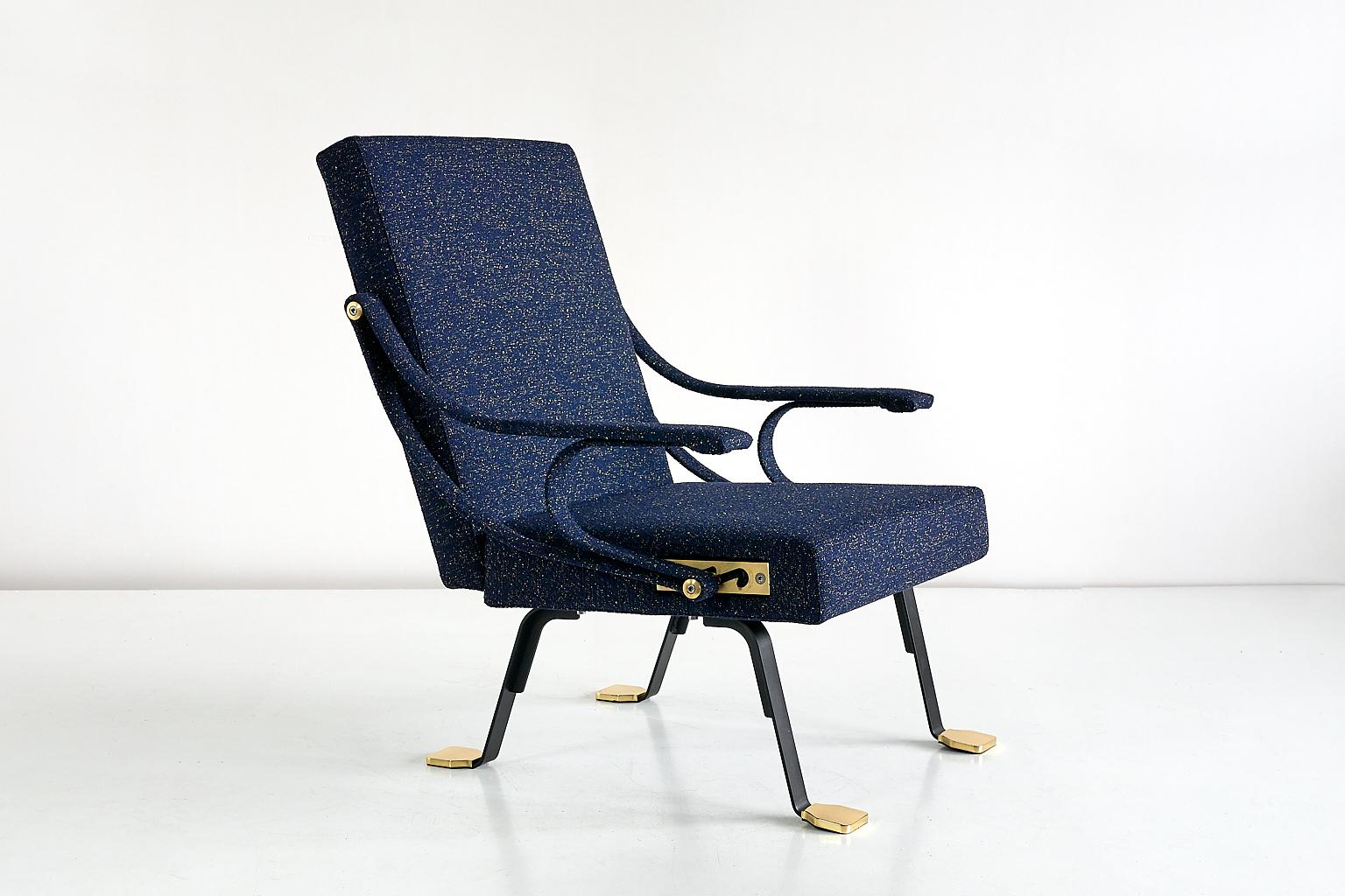 Pair of Ignazio Gardella Digamma Armchairs in Navy Raf Simons for Kvadrat Fabric In Excellent Condition In The Hague, NL