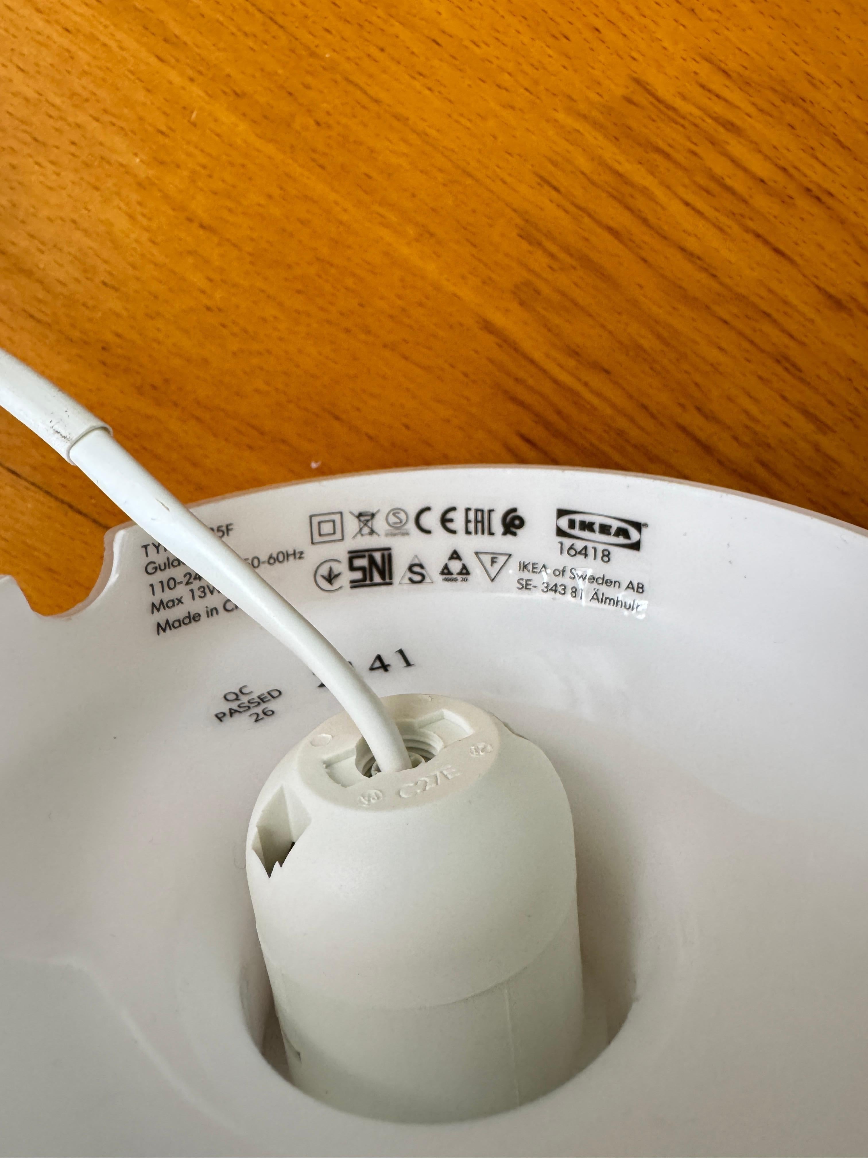 Paire de lampes de table IKEA GULDLÖK en verre opalin blanc, design scandinave en vente 8