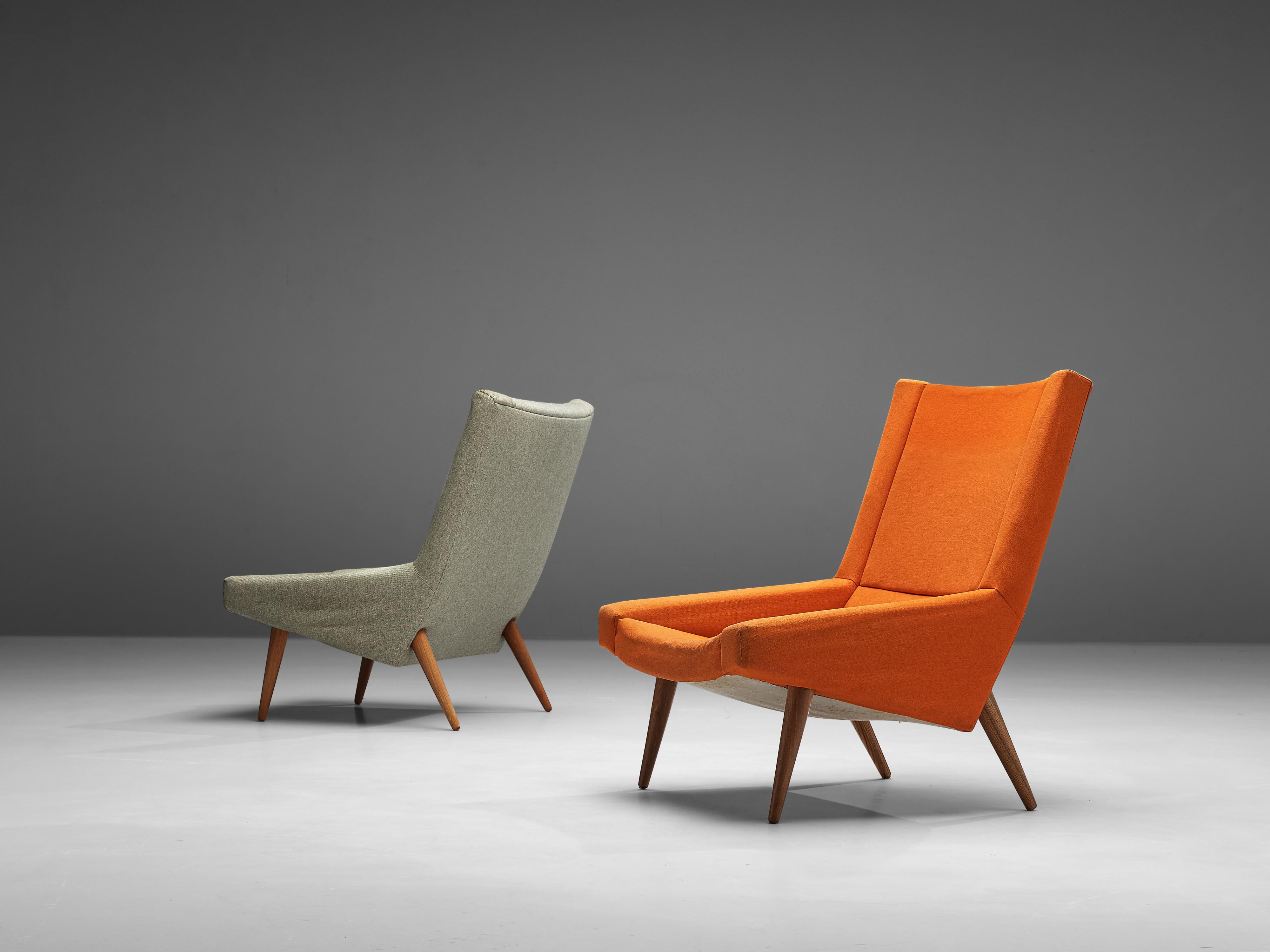 Danois Illum Wikkelsø Paire de chaises longues en teck et tapisserie gris orange  en vente