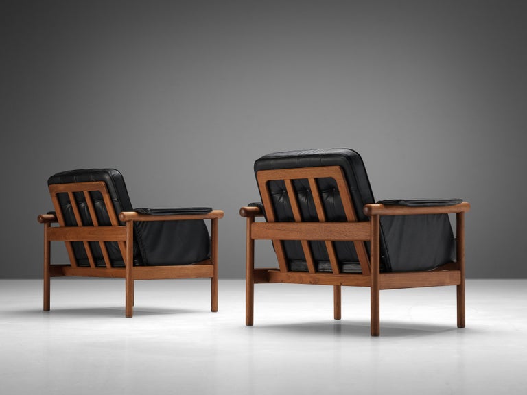 Pair of Illum Wikkelsø 'Wiki' Lounge Chairs in Teak and Black Leather For  Sale at 1stDibs