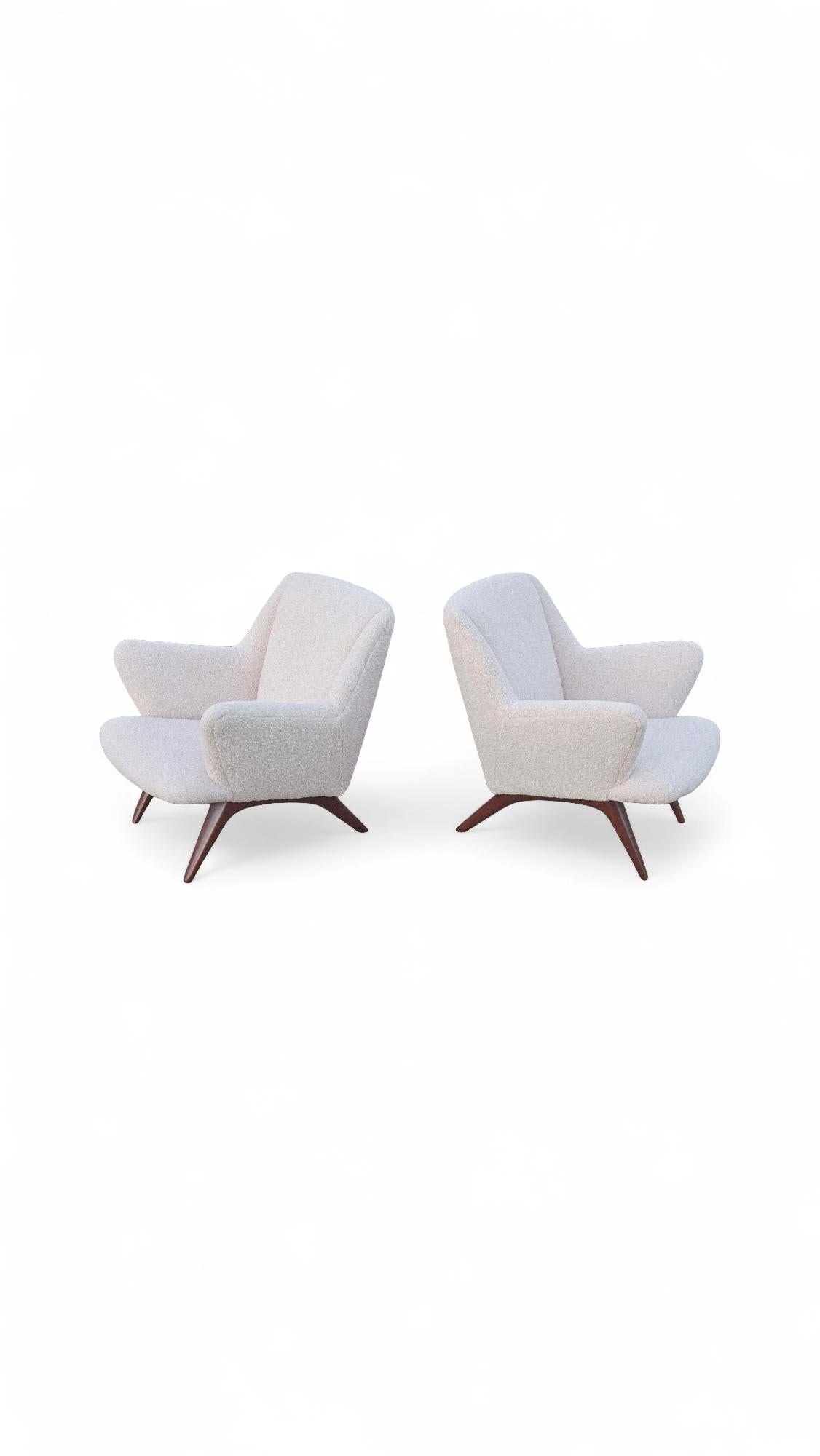 Ein Paar Illum Wikkelso Lounge Chairs für A. Mikael Laursen & Son (Moderne der Mitte des Jahrhunderts) im Angebot