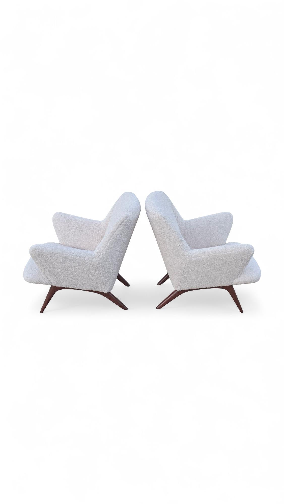 Ein Paar Illum Wikkelso Lounge Chairs für A. Mikael Laursen & Son (Dänisch) im Angebot
