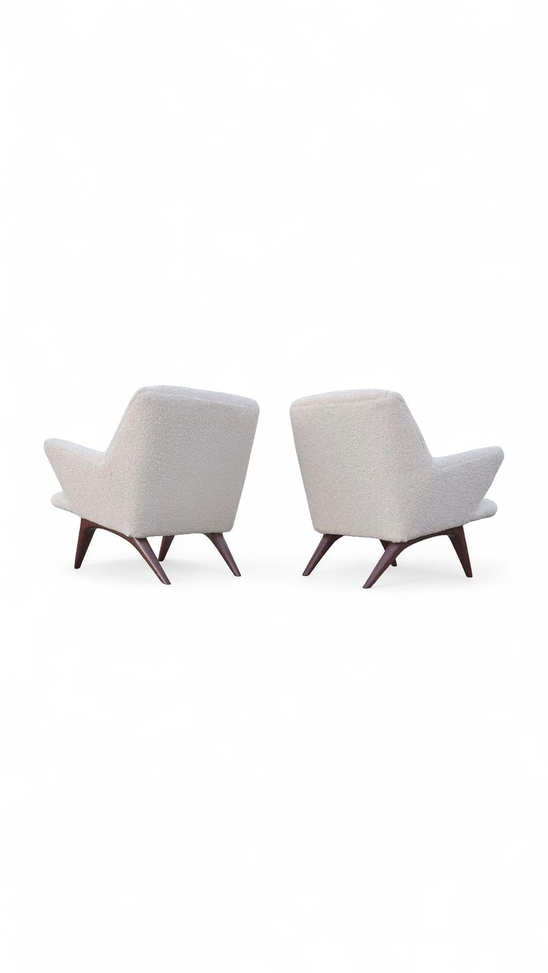 Ein Paar Illum Wikkelso Lounge Chairs für A. Mikael Laursen & Son (Polster) im Angebot