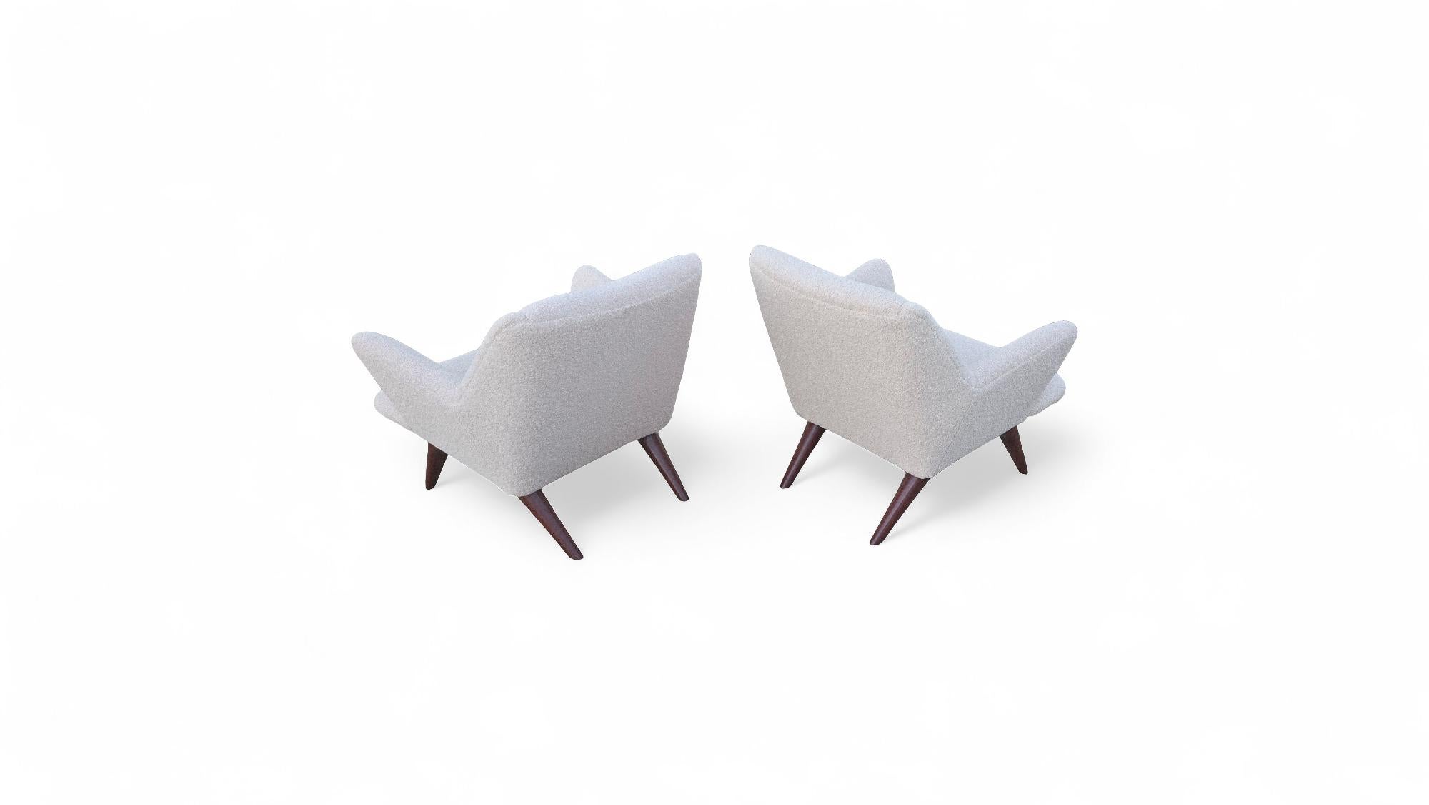 Ein Paar Illum Wikkelso Lounge Chairs für A. Mikael Laursen & Son im Angebot 1