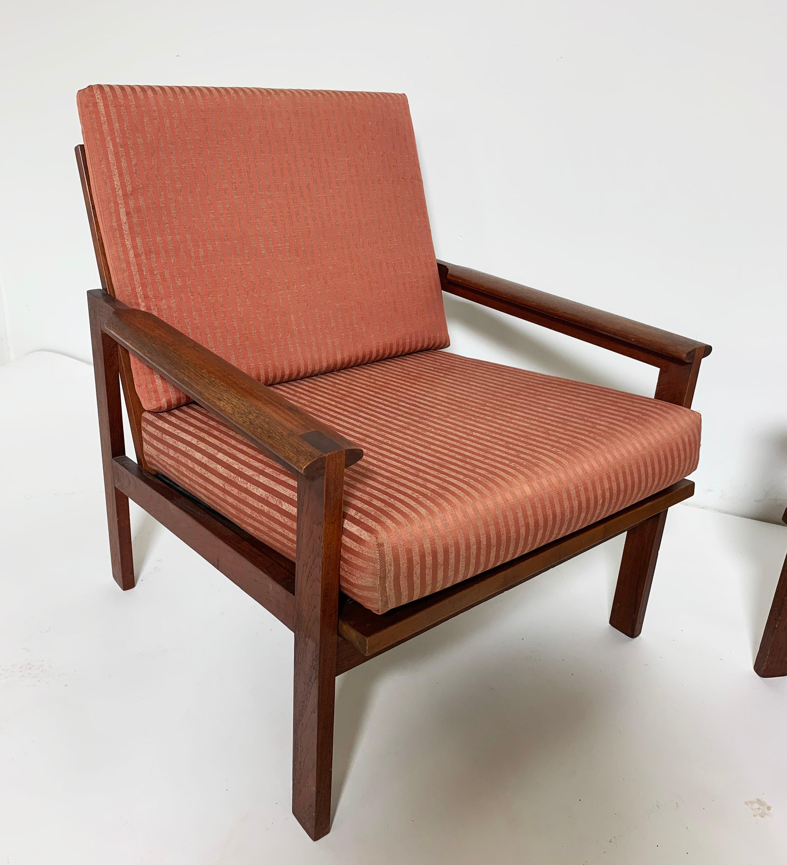 Scandinavian Modern Pair of Illum Wikkelso Teak Lounge Chairs for Niels Eilersen, Denmark, ca. 1960s