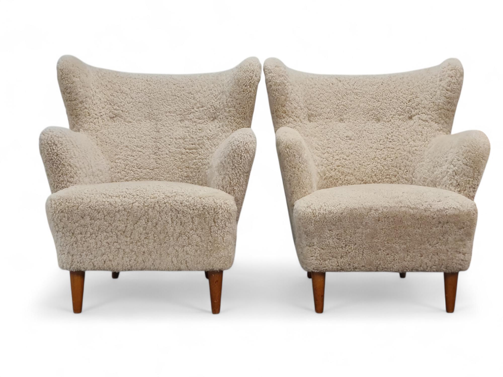 Mid-Century Modern Pair Of Ilmari Lappalainen Laila Arm Chairs Model 238 in Sheepskin, Asko 1940s