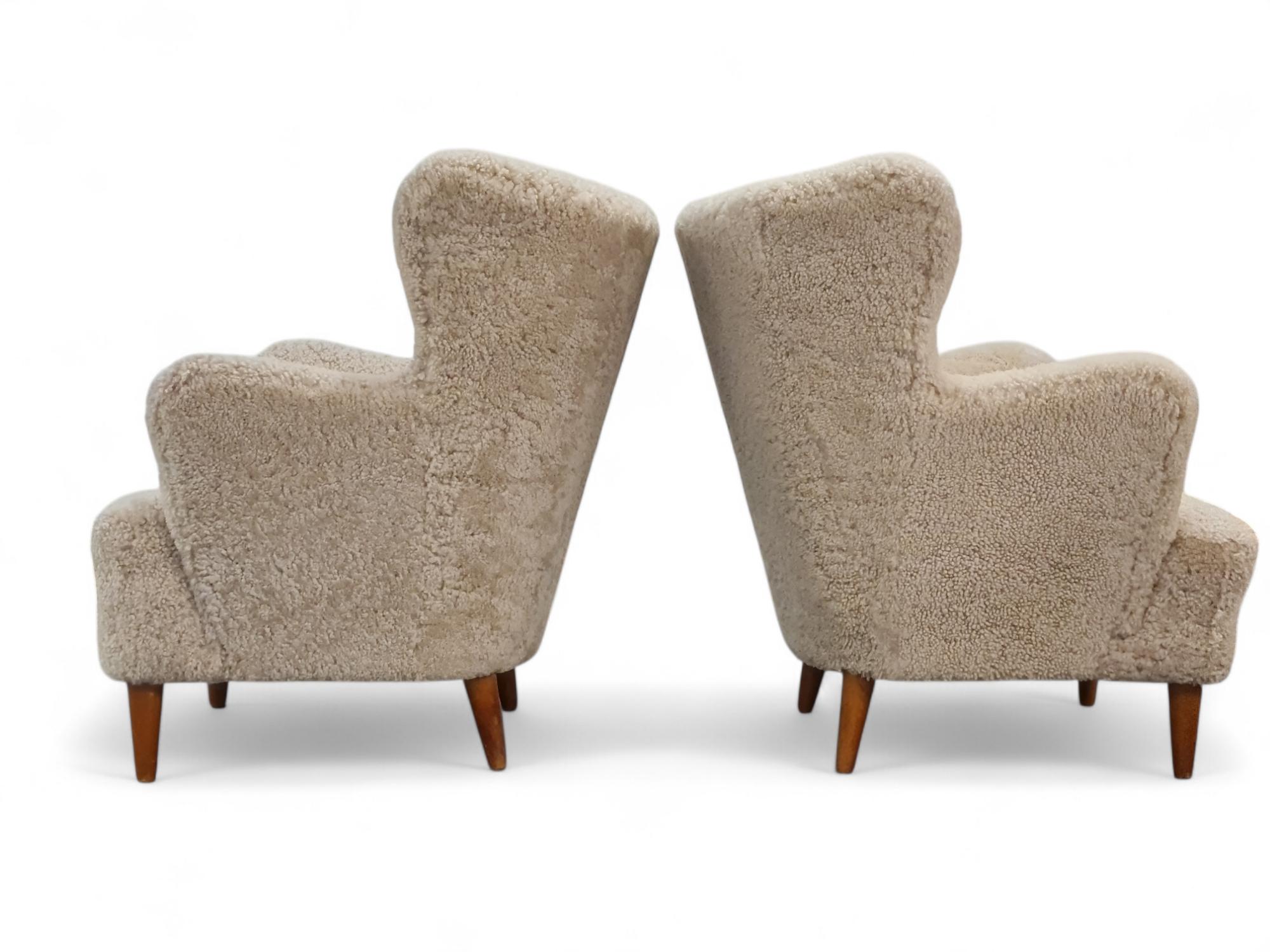 Mid-20th Century Pair Of Ilmari Lappalainen Laila Arm Chairs Model 238 in Sheepskin, Asko 1940s