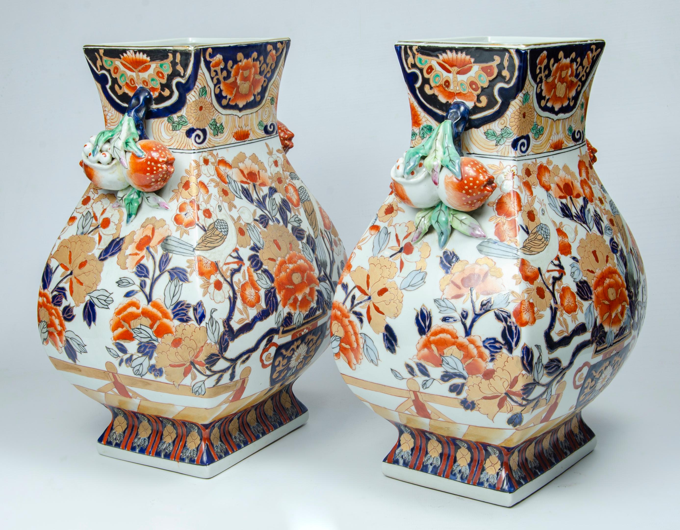 Pair of Imari ceramic vases
floral decoration, circa 1900
without restorations and in perfect condition
Origin China.