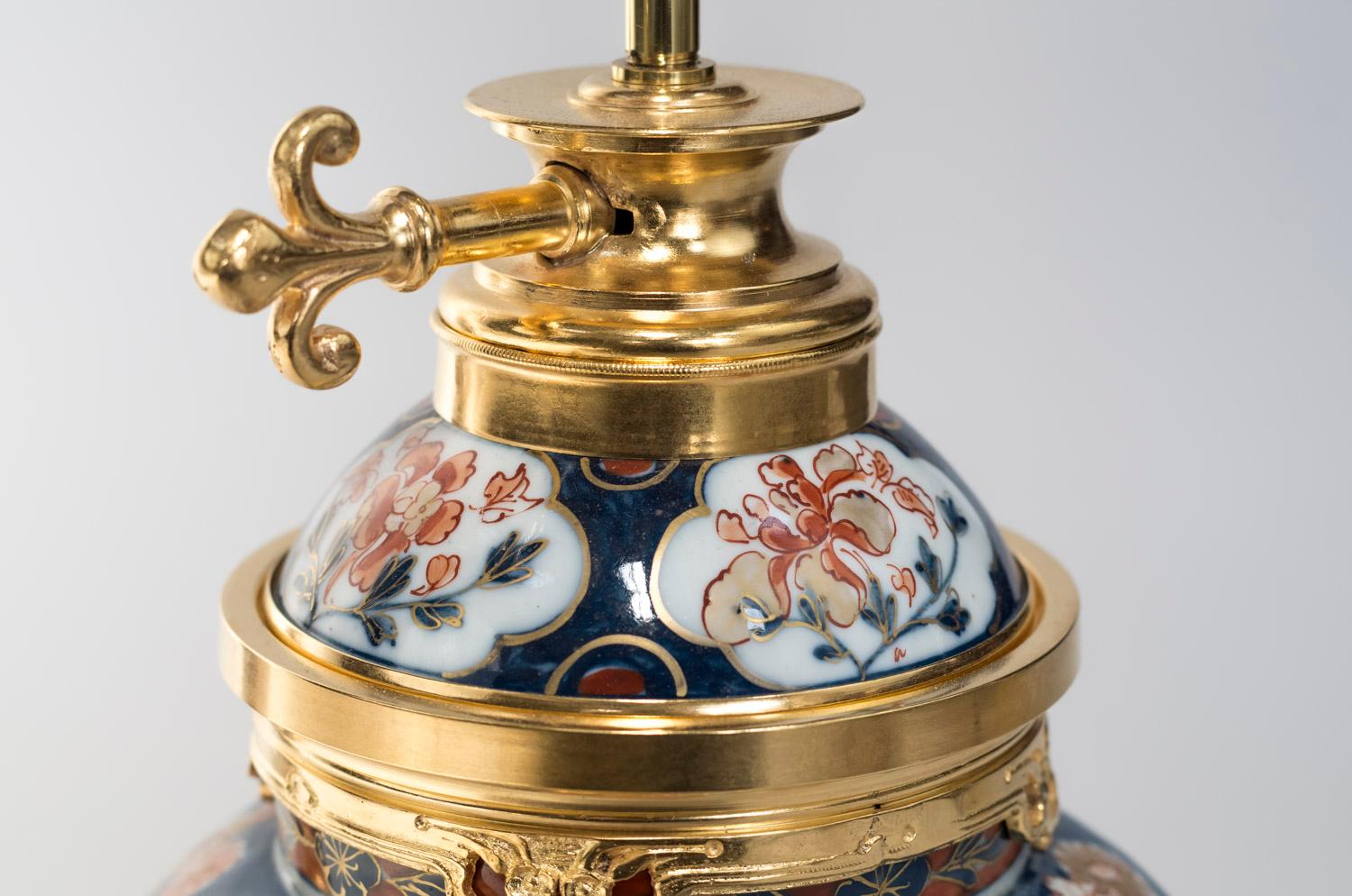 Pair of Imari Porcelain and Gilt Bronze Lamps, circa 1880 In Good Condition In Saint-Ouen, FR