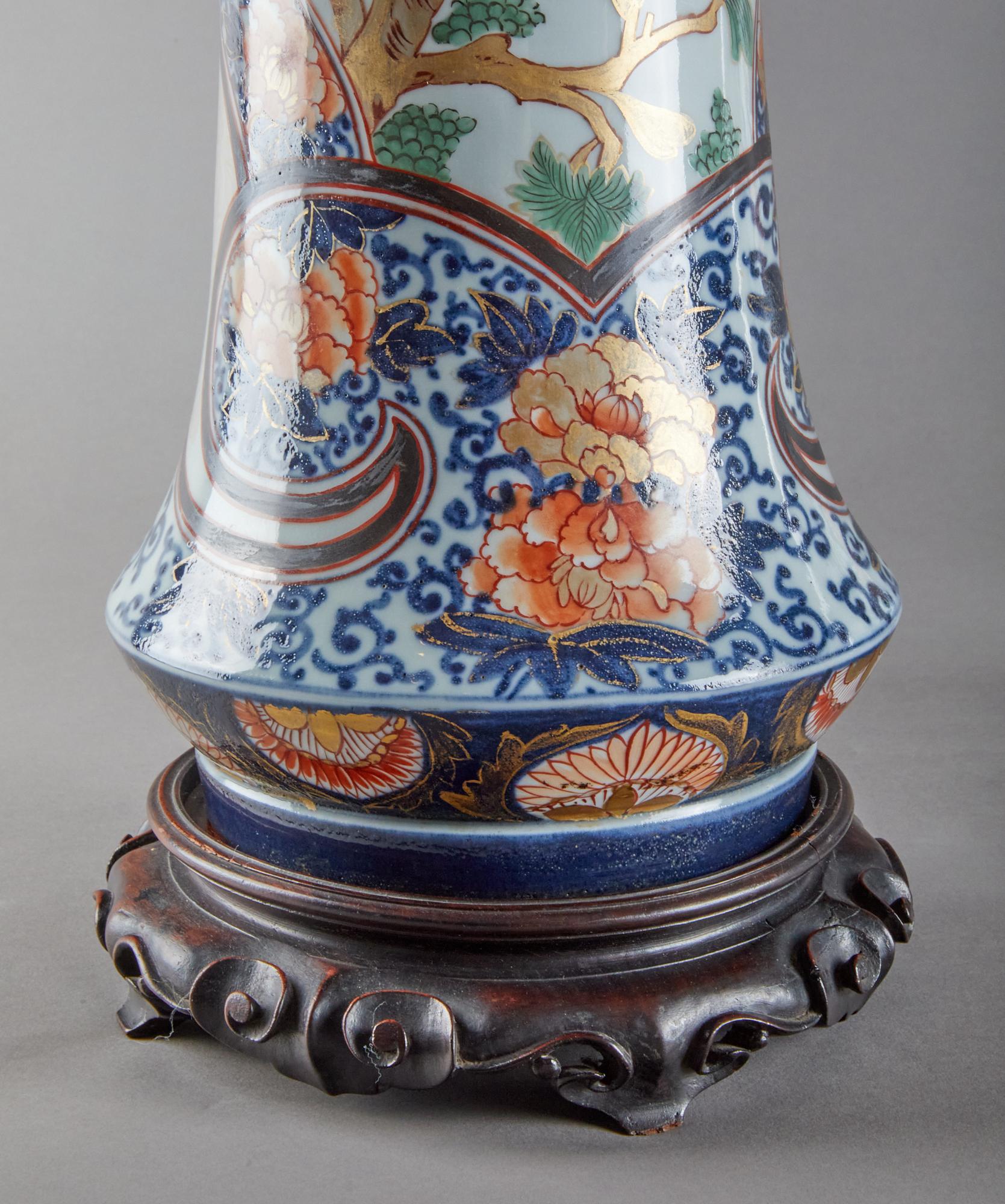 Pareja de jarrones de manga Imari en Bueno estado para la venta en Hudson, NY