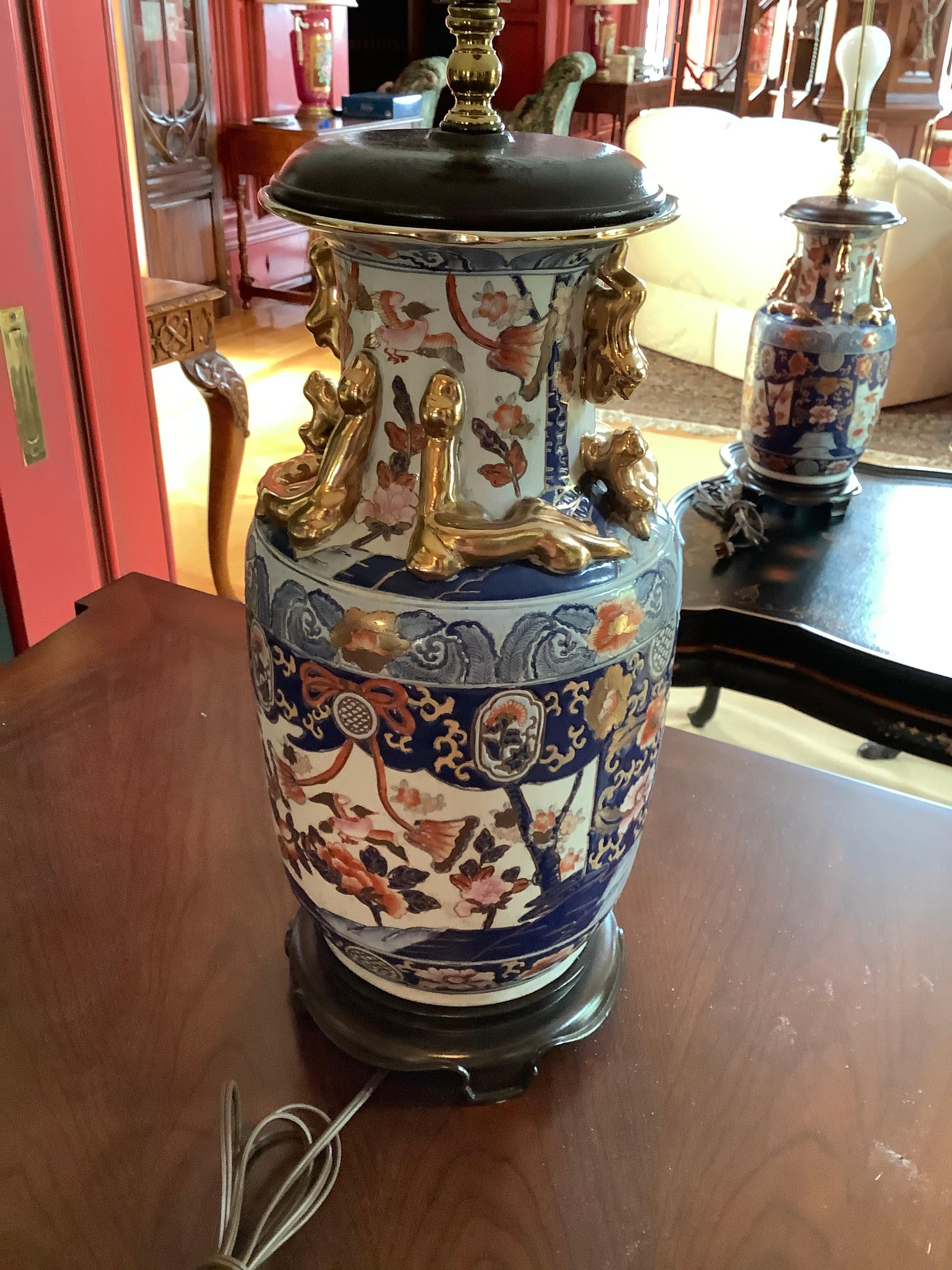 Pair of Imari Style Lamps on Wood Bases, 20th Century In Good Condition In Savannah, GA