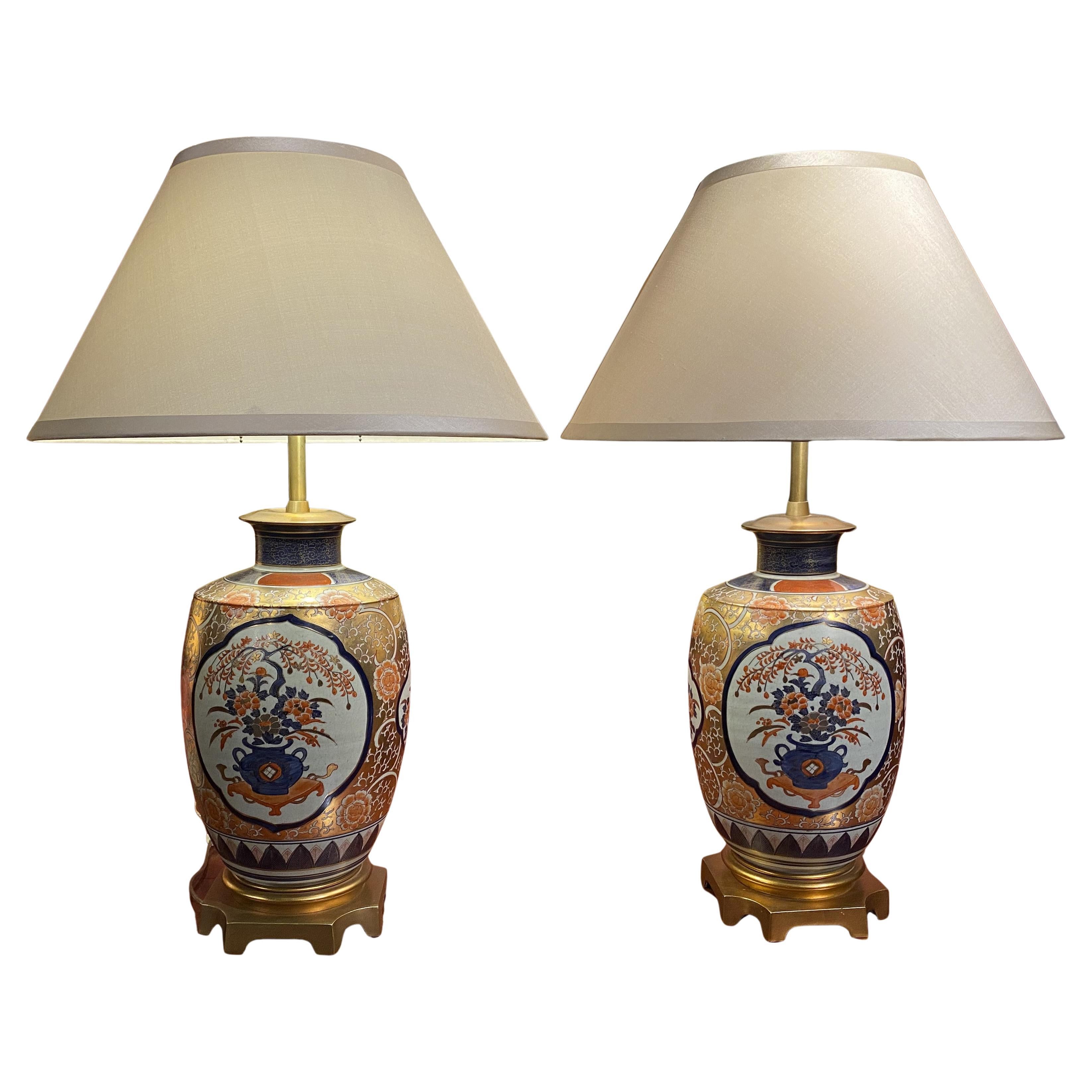 Paire de lampes en porcelaine de style Imari par Marbro Lamp Co en vente