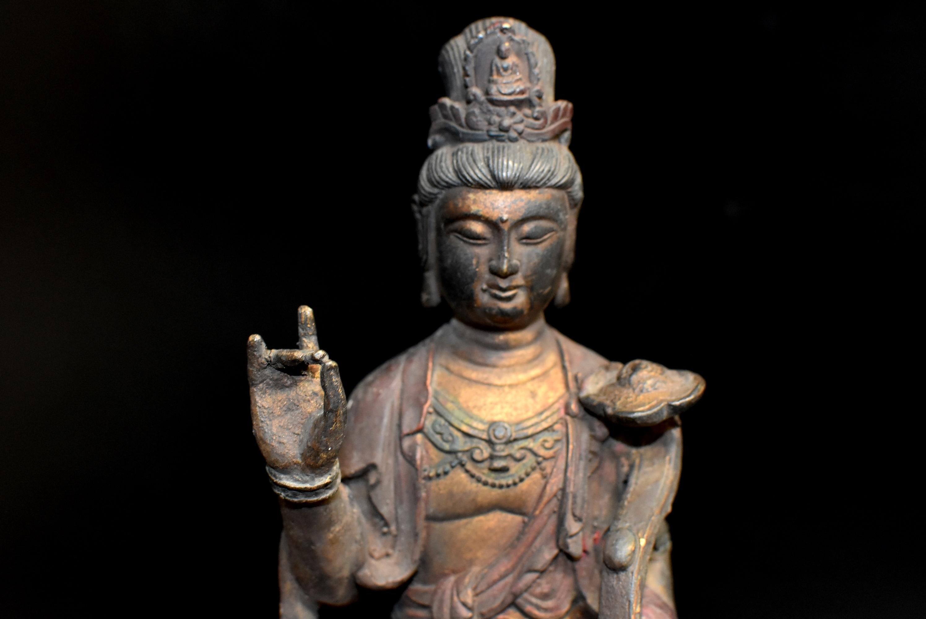 Paire de statues de Bouddha Avalokiteshvara en bronze polychrome antique Bon état - En vente à Somis, CA