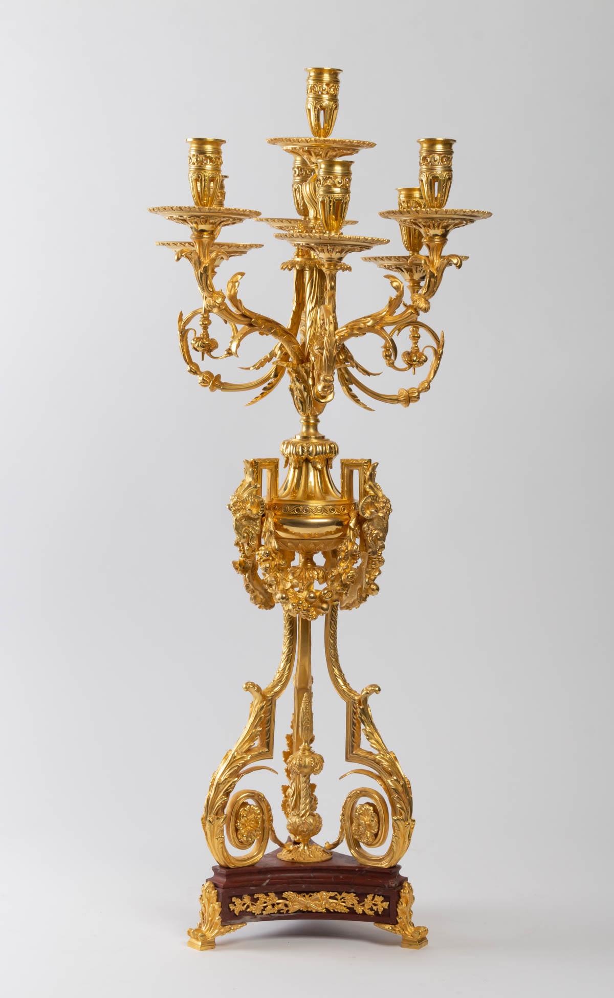 Pair of important candelabra in gilt bronze and Griotte marble, 19th century, Napoleone III period.

Measures: H 75 cm, W 32 cm, D 32 cm.
  
