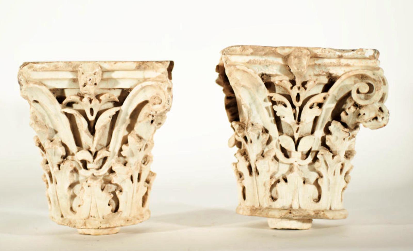 Pair of important capitals in white marble in the Corinthian style, Catholic Monarchs period,
15th century
In white marble.
Provenance: important private collection.
Measurements: 21 x 20 x 20 cm
Good conditions.