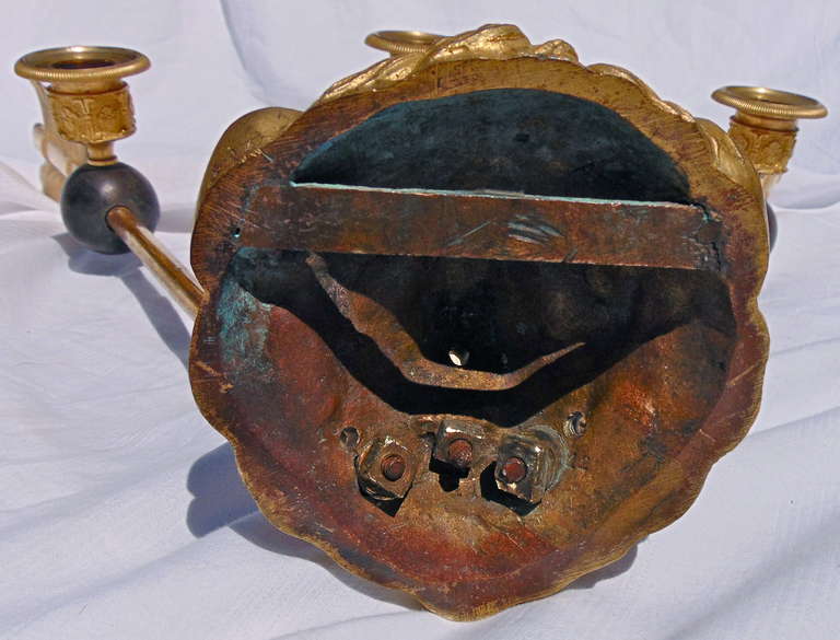 Bronze doré Paire d'importantes appliques en ormolu d'époque Premier Empire en vente