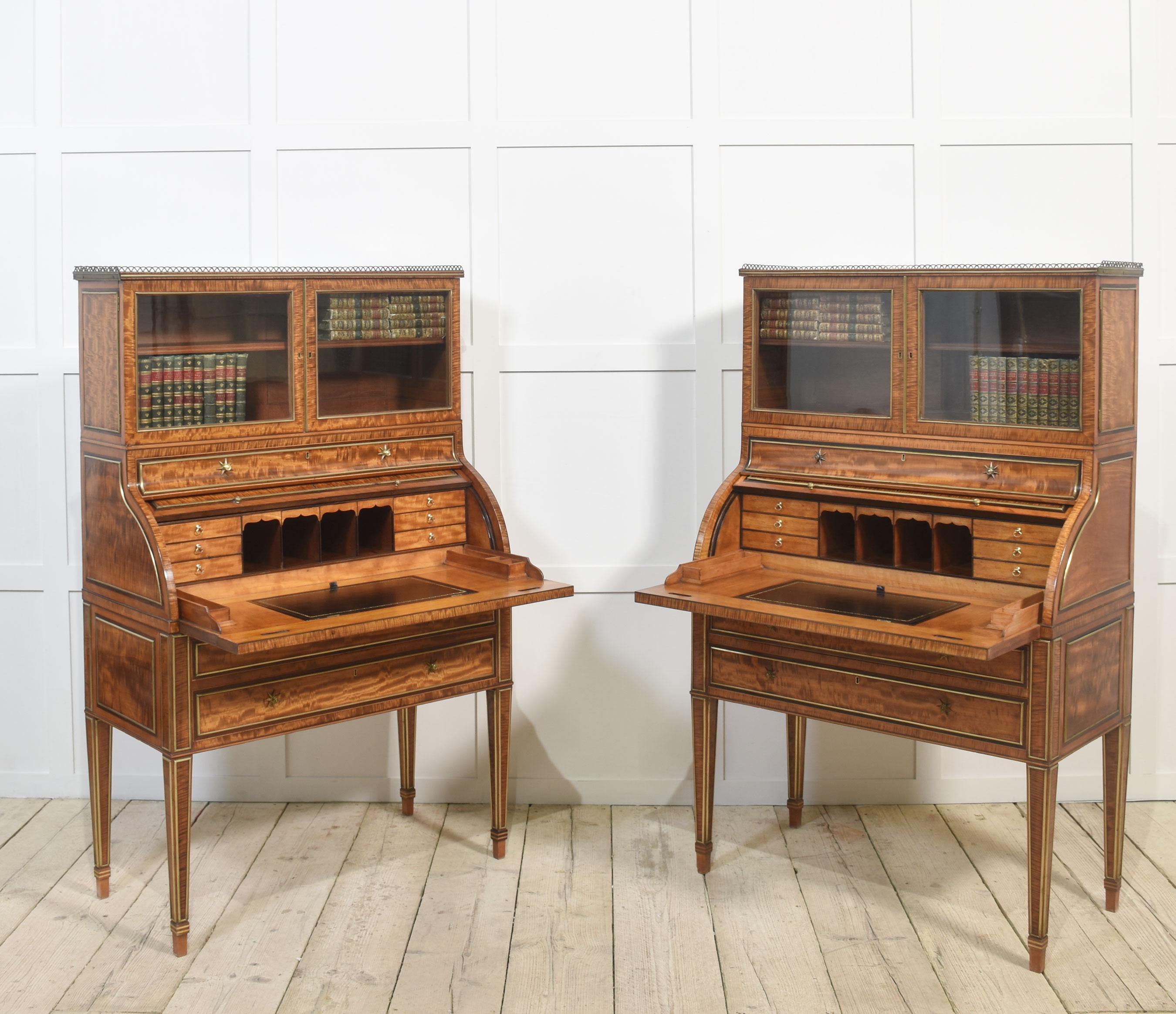 Pareja de importantes armarios cilíndricos georgianos de madera satinada en venta 5