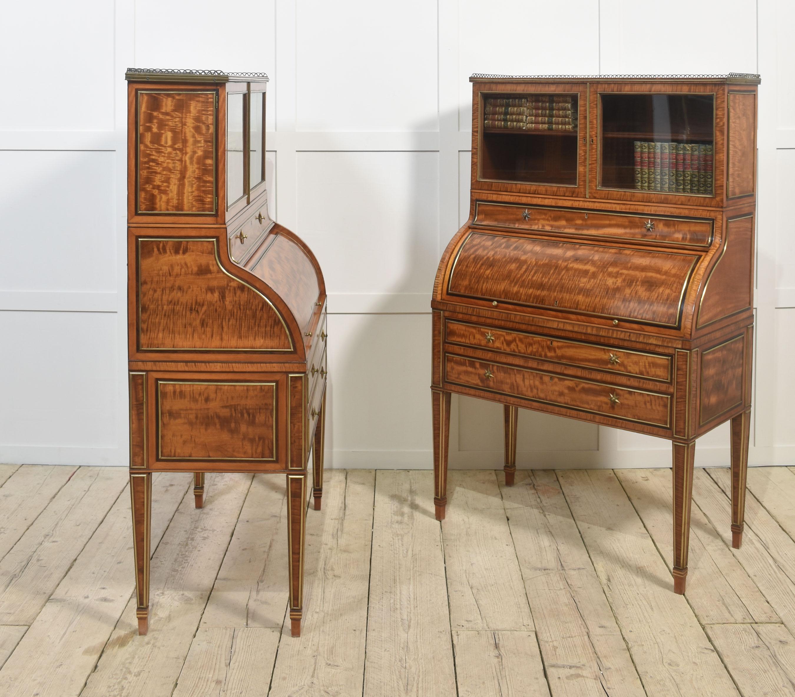 Pareja de importantes armarios cilíndricos georgianos de madera satinada en venta 14
