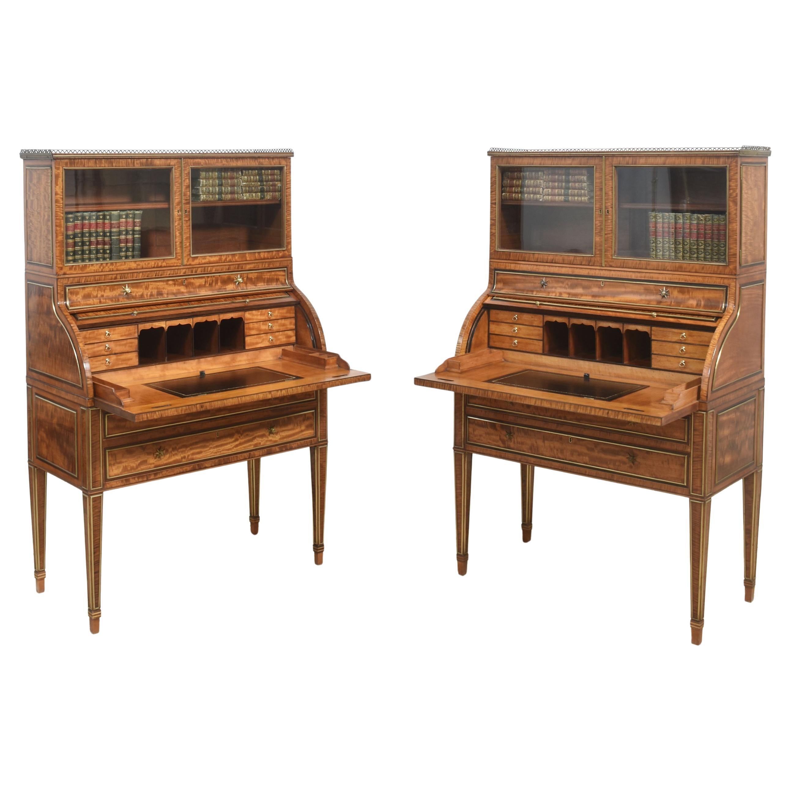 Pareja de importantes armarios cilíndricos georgianos de madera satinada en venta