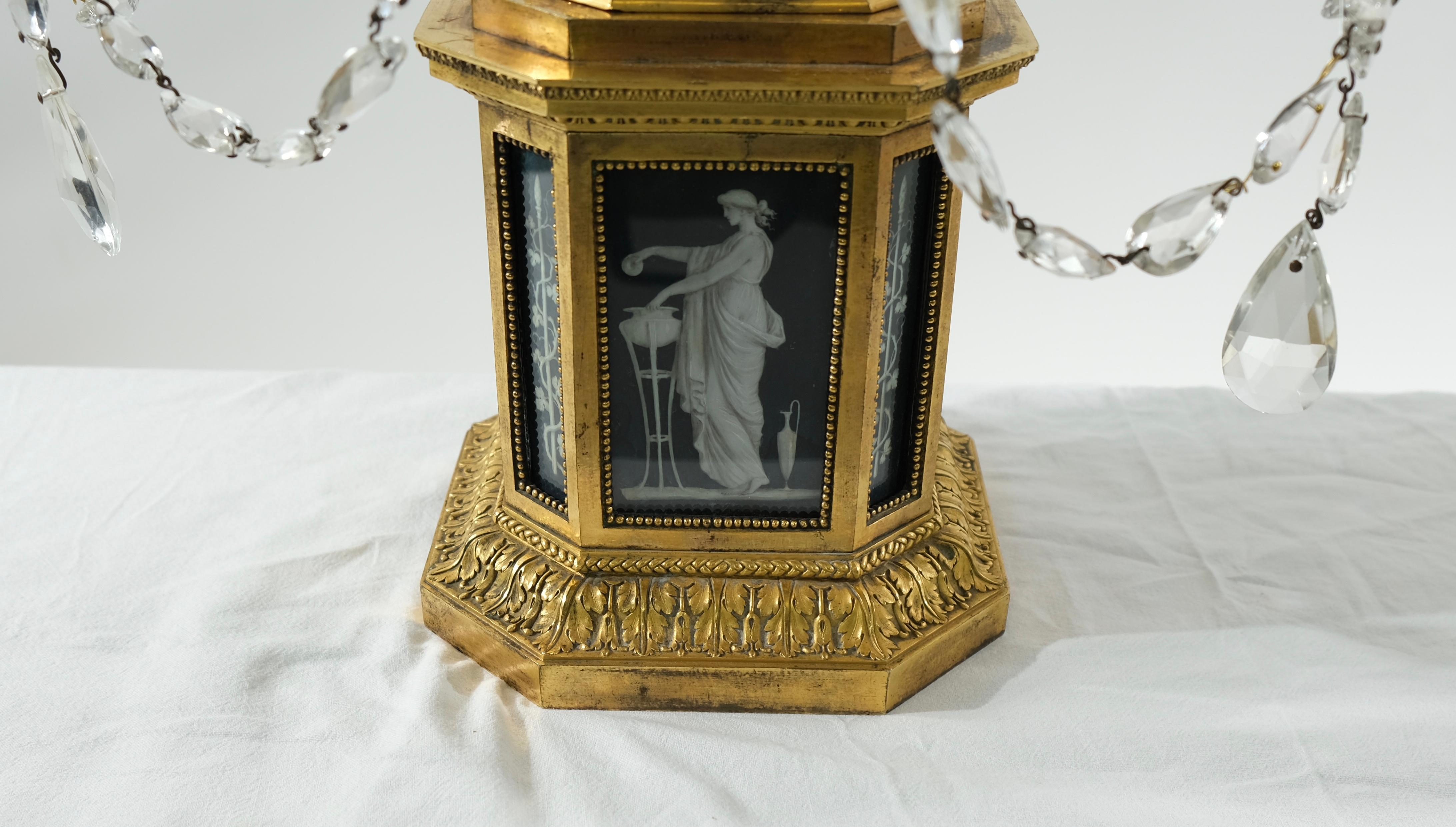 Paire d'importants candélabres en bronze doré avec bras en cristal taillé, années 1780 5